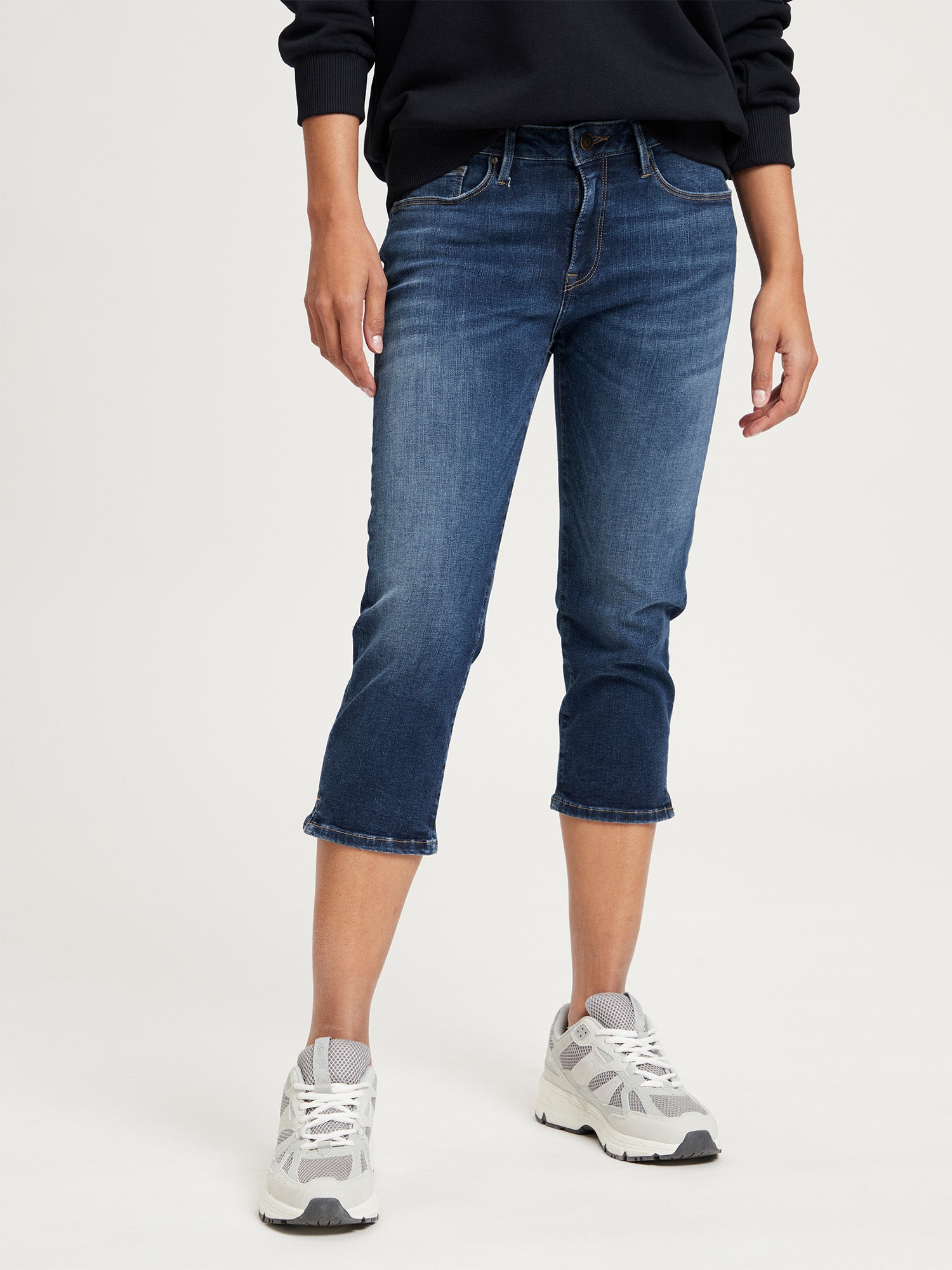 CROSS JEANS Amber Capri - Deep Indigo Wash - A548-024