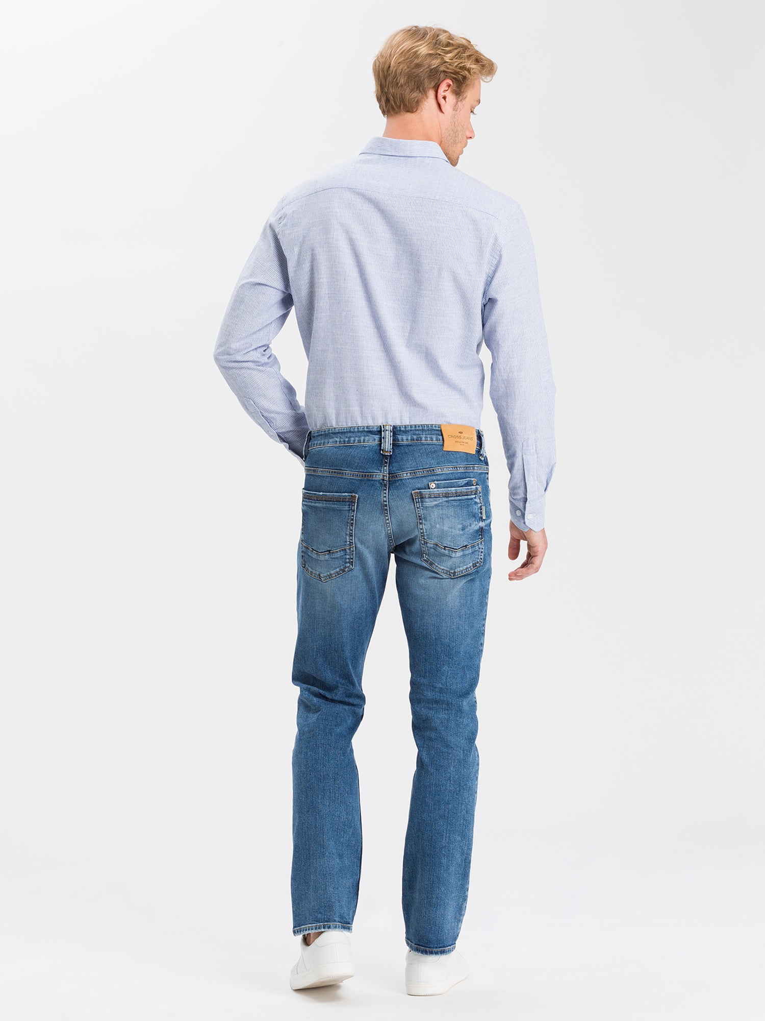 CROSS JEANS DYLAN Jeans - Bright Denim Blue - E195-102 von Cross Jeans