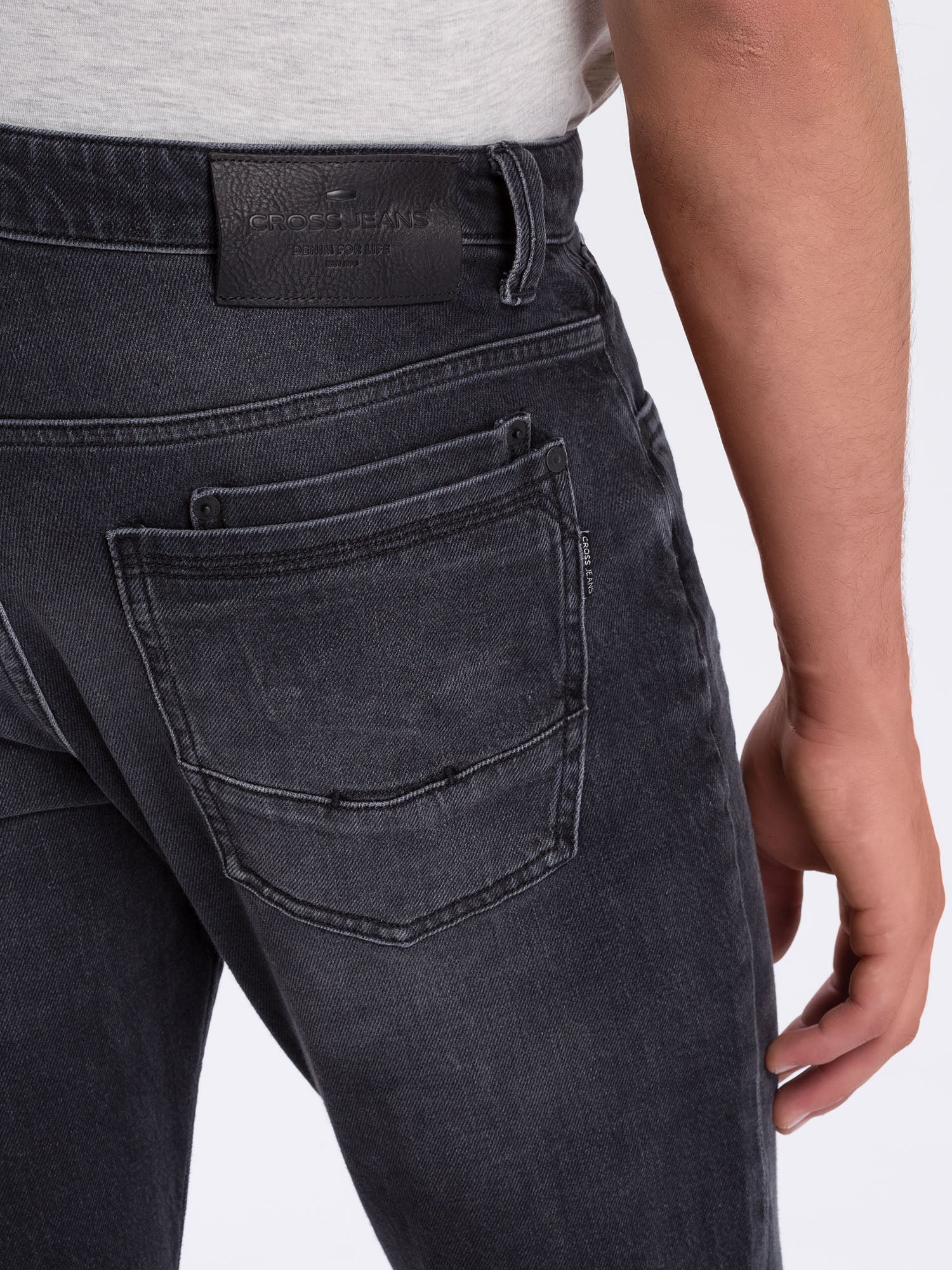 CROSS JEANS DYLAN Jeans - Iron Night Grey - E195-109 von Cross Jeans