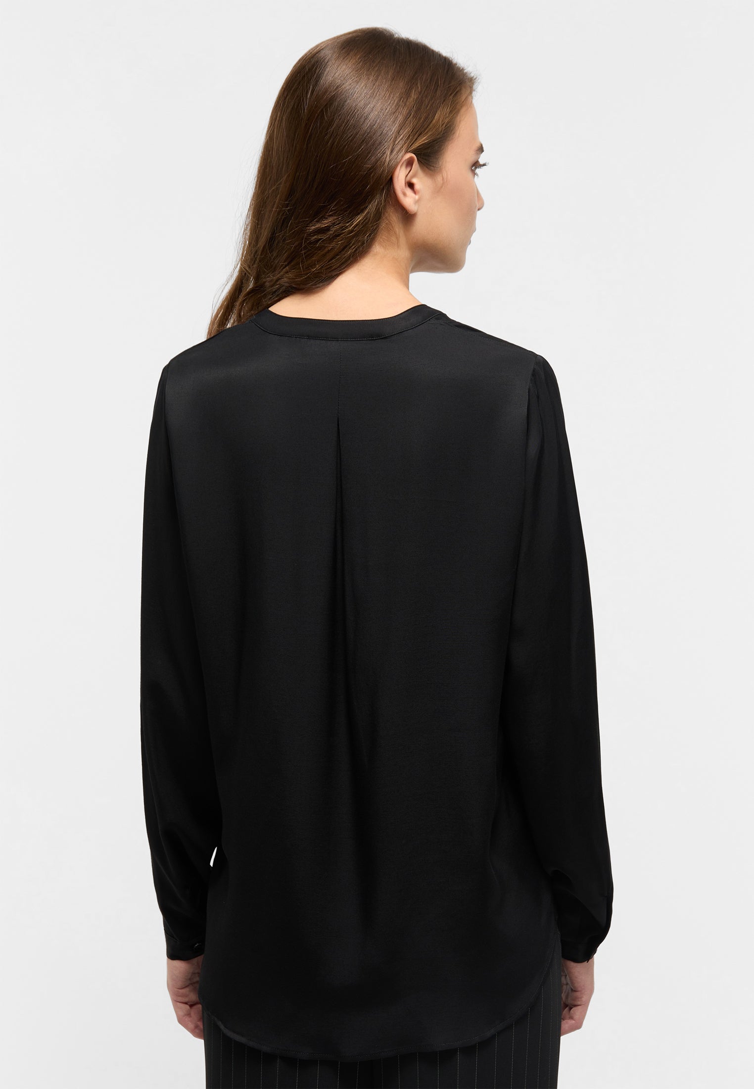 ETERNA V-Ausschnitt Bluse - Midnight Satin Black - 5270-39-R307 von Eterna