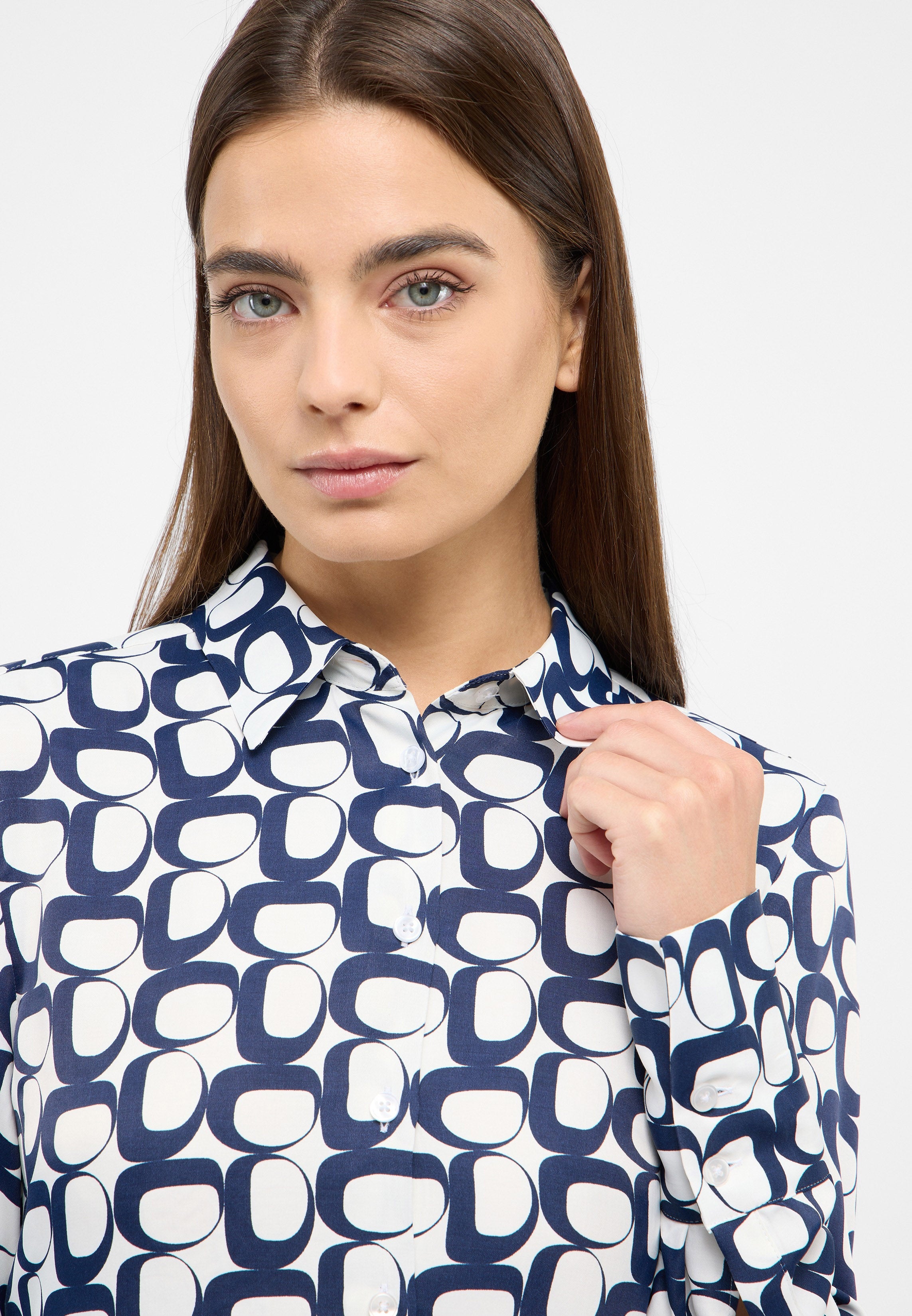ETERNA REGULAR FIT Bluse - White Navy Pixel - 7022-19-D351 von Eterna