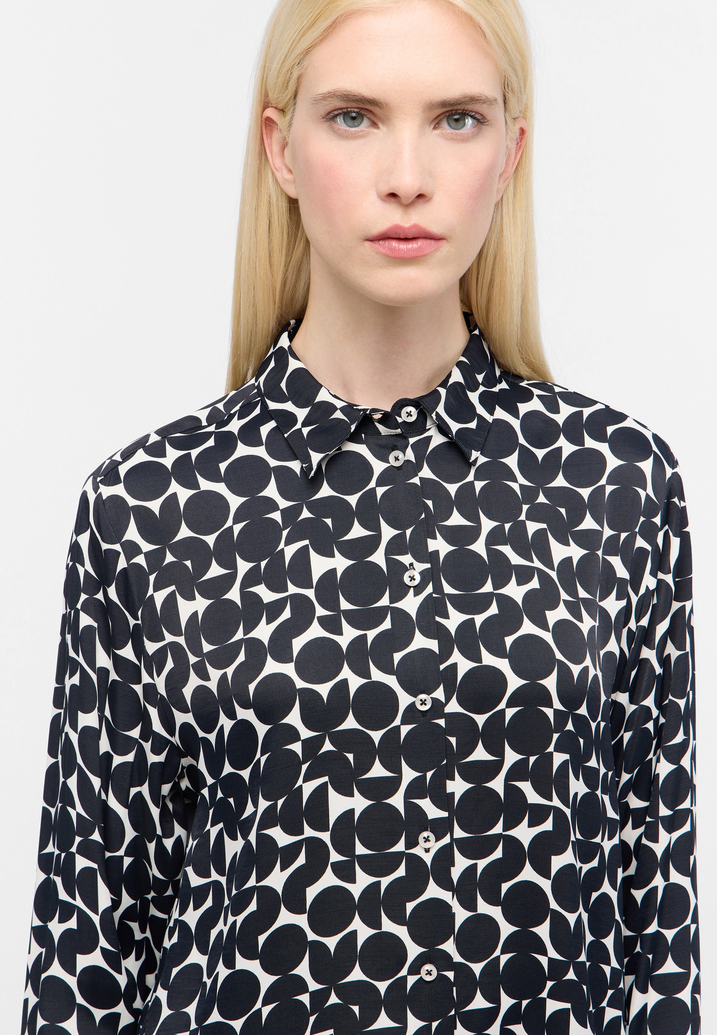 ETERNA Loose Fit Bluse - Cream Noir Dots - 7756-25-D923 von Eterna