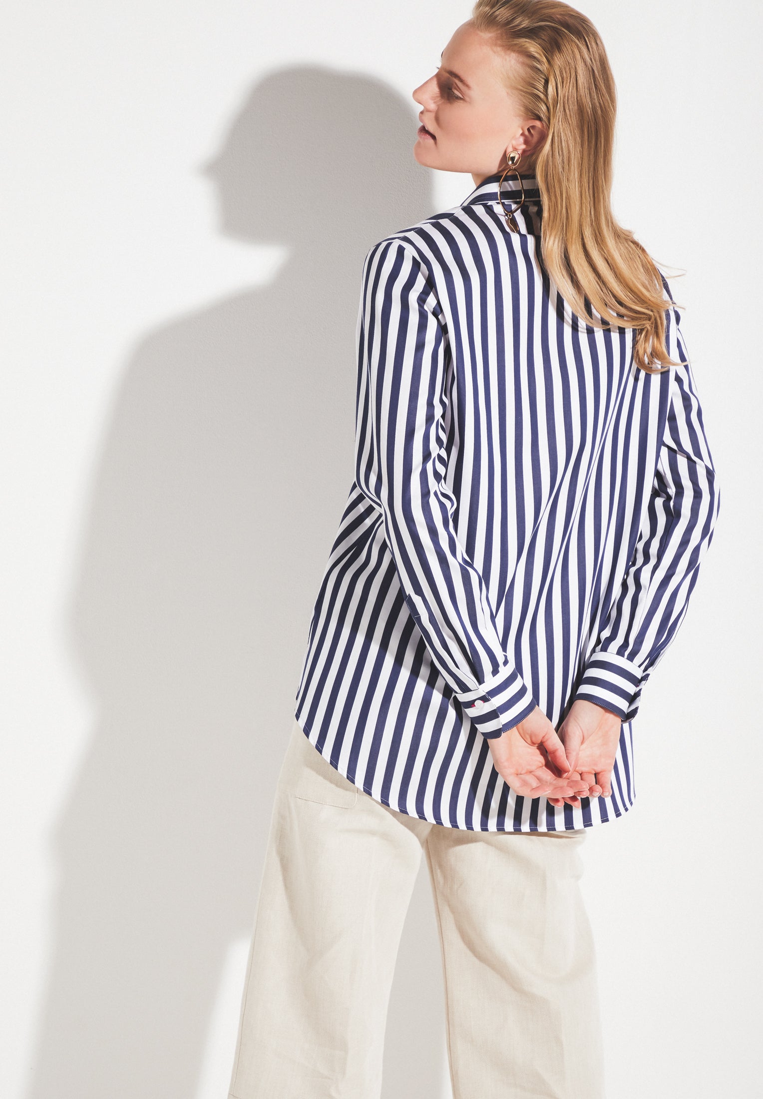 ETERNA CLASSIC FIT Langarm Bluse blau gestreift satin 6285-19-D904 von Eterna