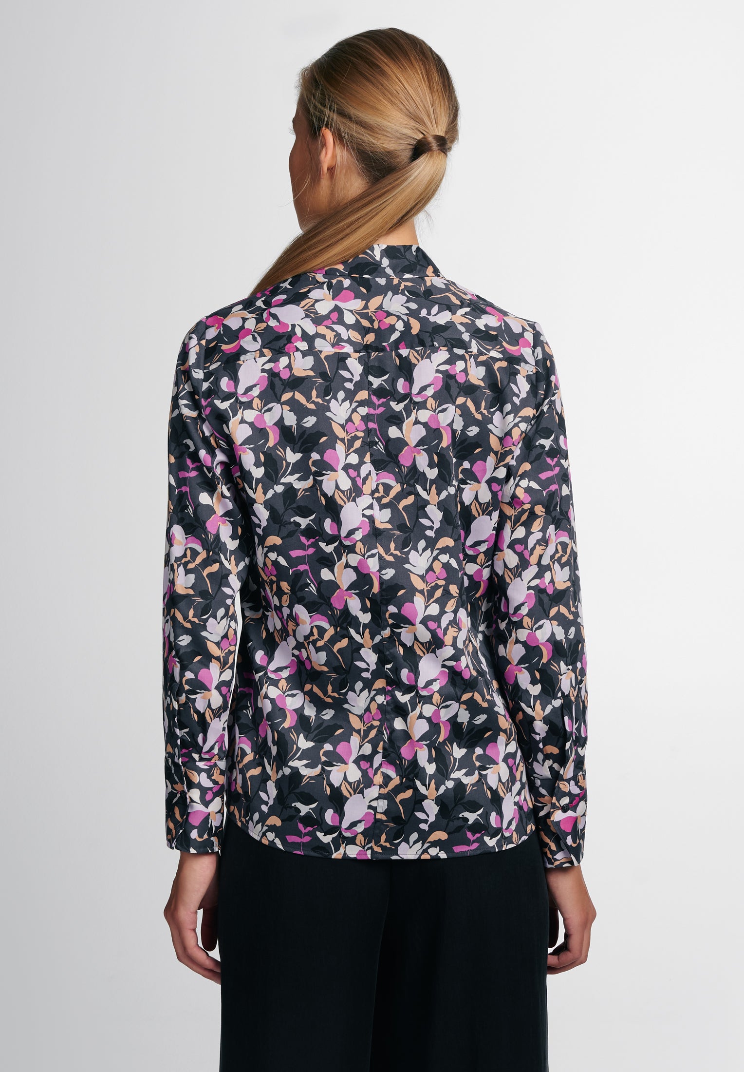 ETERNA CLASSIC FIT Langarm Bluse - Violet Bloom Midnight - 7374-38-D708 von Eterna