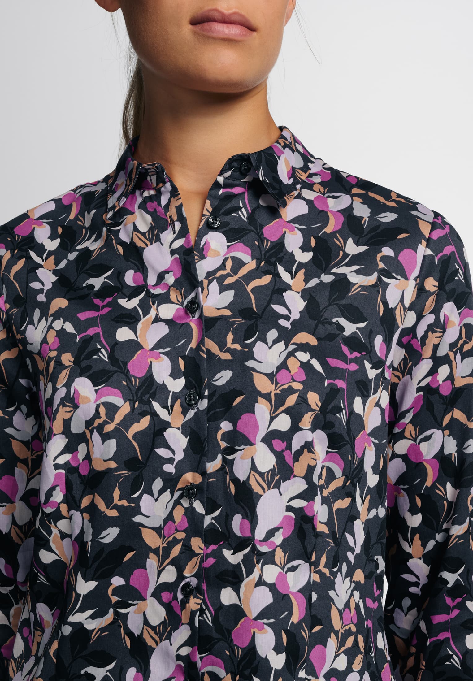 ETERNA CLASSIC FIT Langarm Bluse - Violet Bloom Midnight - 7374-38-D708 von Eterna