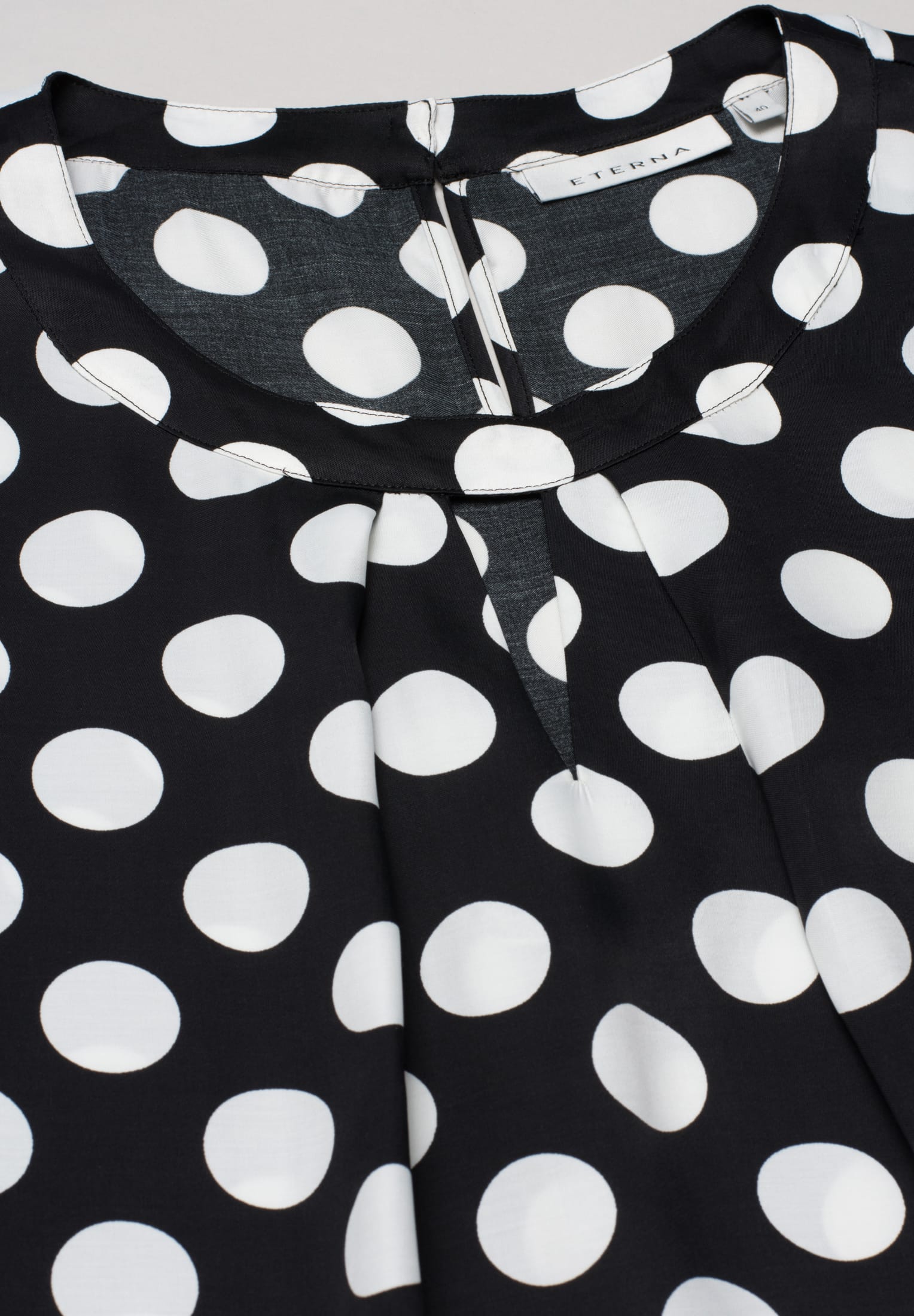 ETERNA CLASSIC FIT ohne Arm Bluse - Polka Noir Ivory - 7189-39-A737