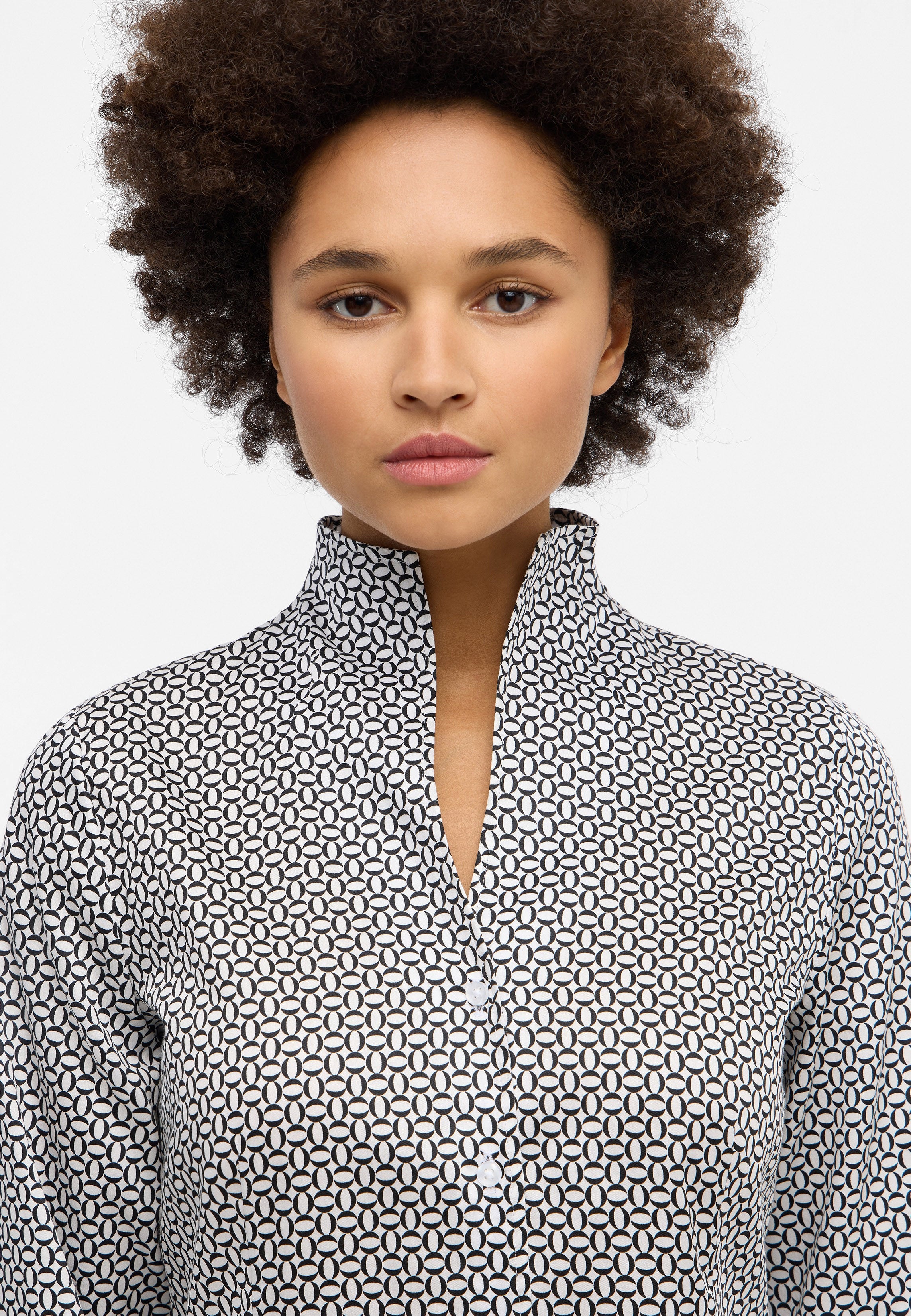 ETERNA REGULAR FIT Bluse - Ivory Noir Geometric - 7491-39-D266 von Eterna