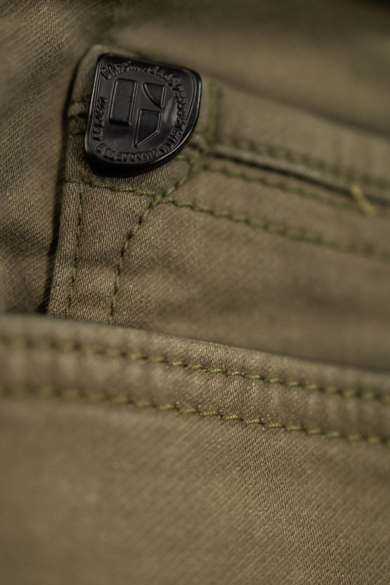 GARCIA JEANS Savio Short - Deep Olive Shade - 635.1970 von Garcia Jeans
