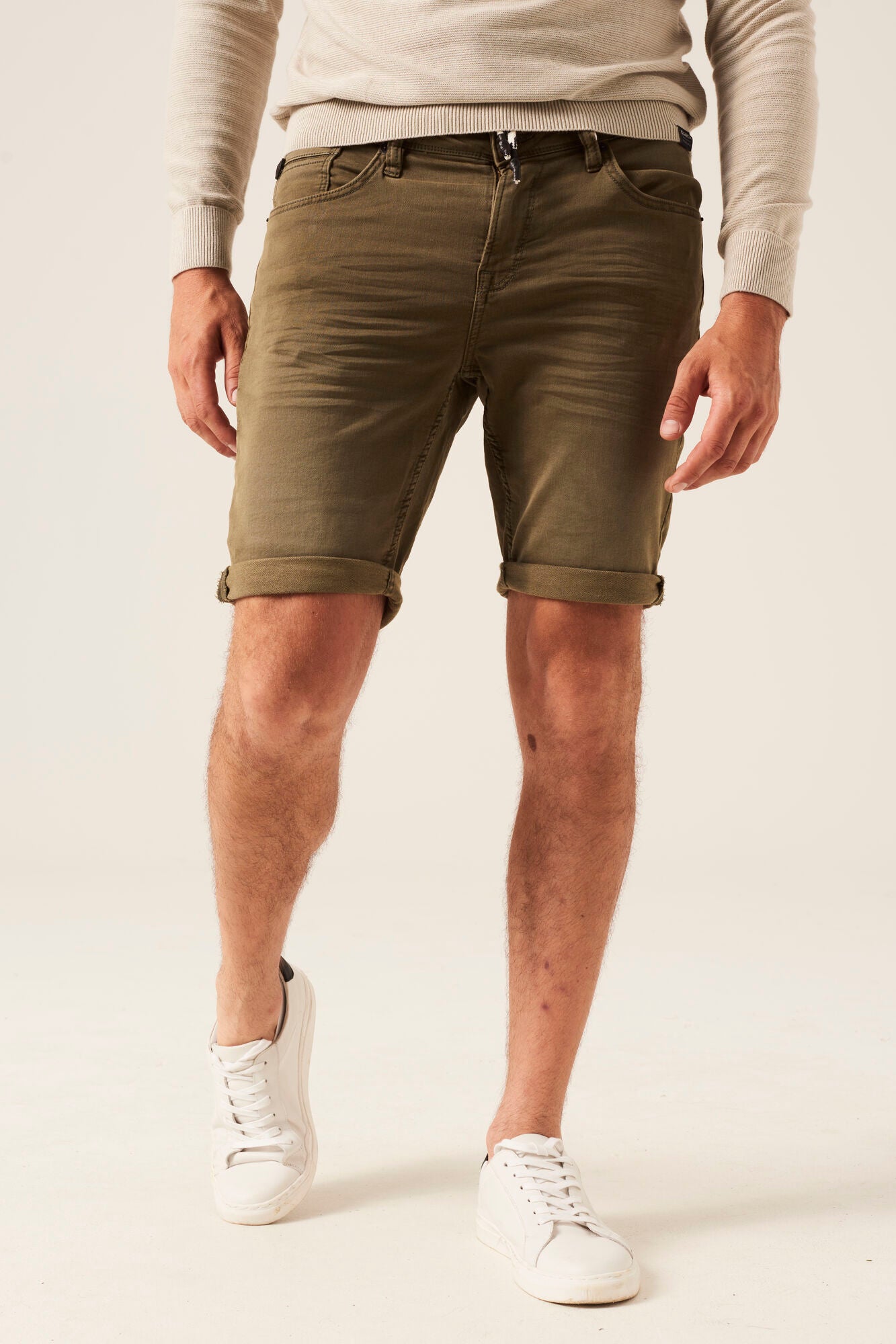 GARCIA JEANS Savio Short - Deep Olive Shade - 635.1970 von Garcia Jeans