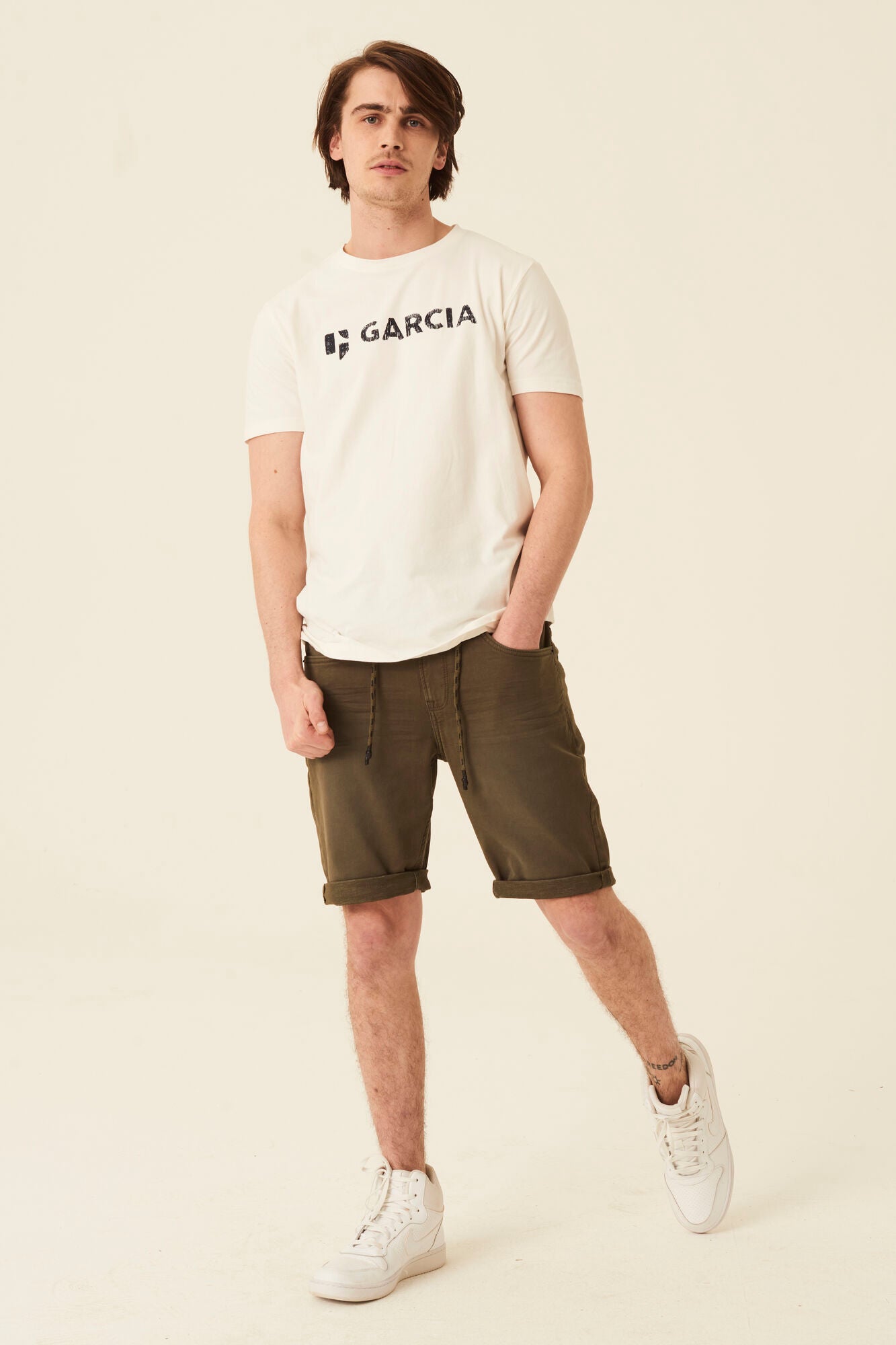 GARCIA JEANS Savio Short - Deep Olive Shade - 635.1970 von Garcia Jeans