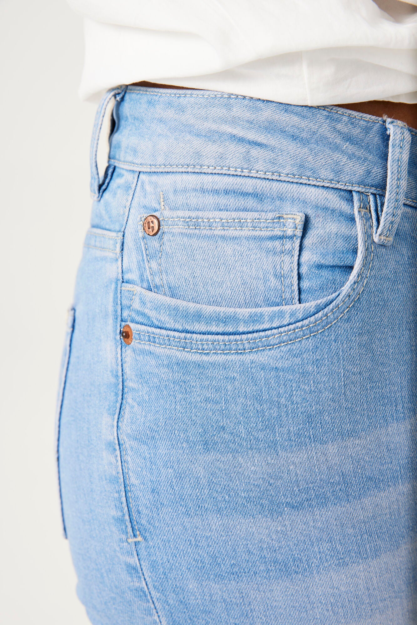 GARCIA JEANS Celia Capri Slim - Light Sky Blue - 281.4445
