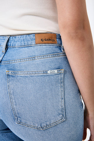 GARCIA JEANS Isabella Mom Jeans - Faded Denim Mist - 286.6382
