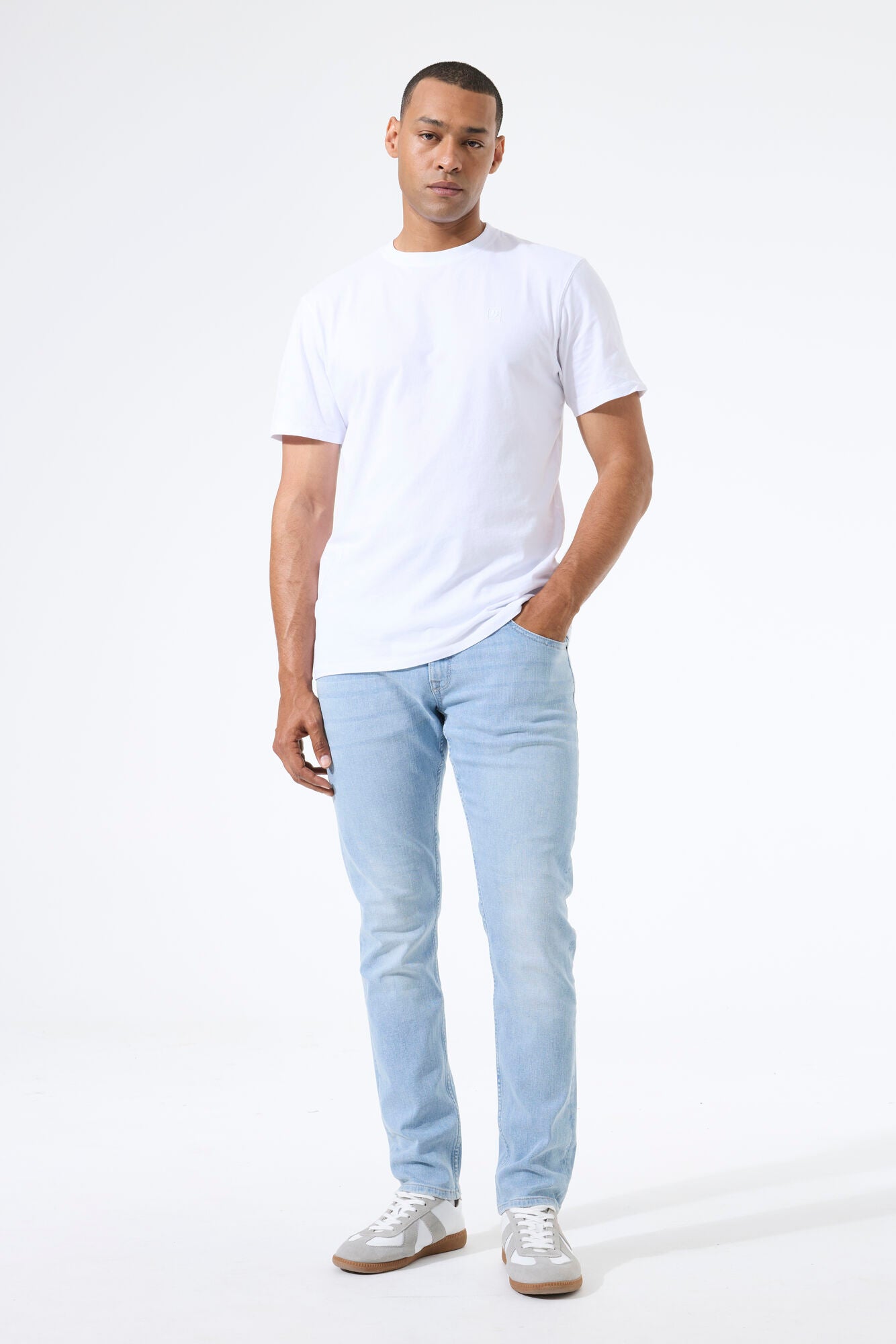 GARCIA RUSSO light used bleached blue 611.7175 von Garcia Jeans
