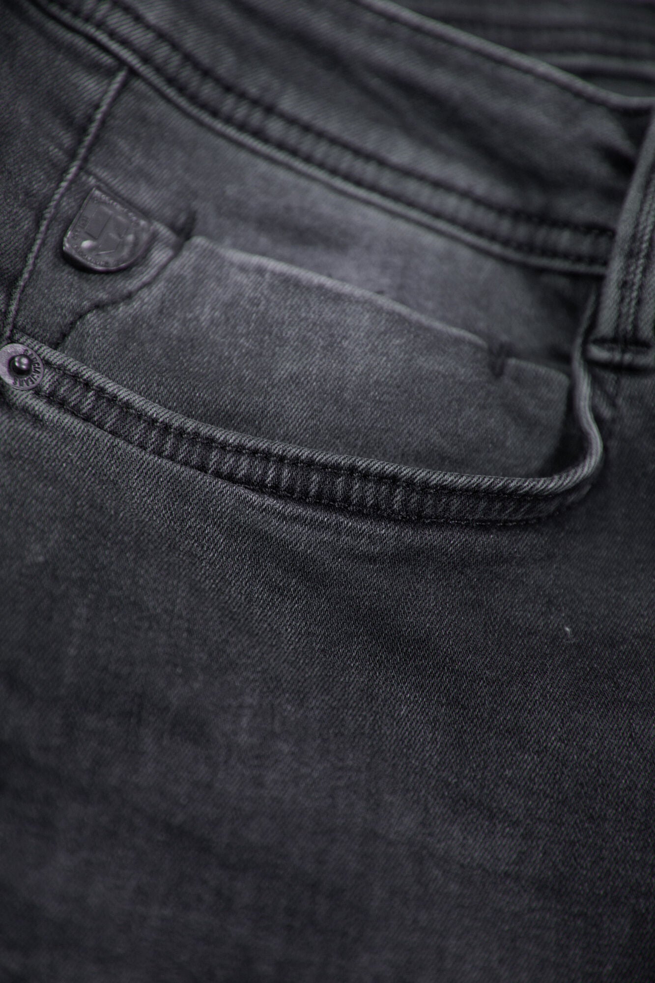 GARCIA JEANS Rocko Short - Midnight Charcoal - 695.6080 von Garcia Jeans