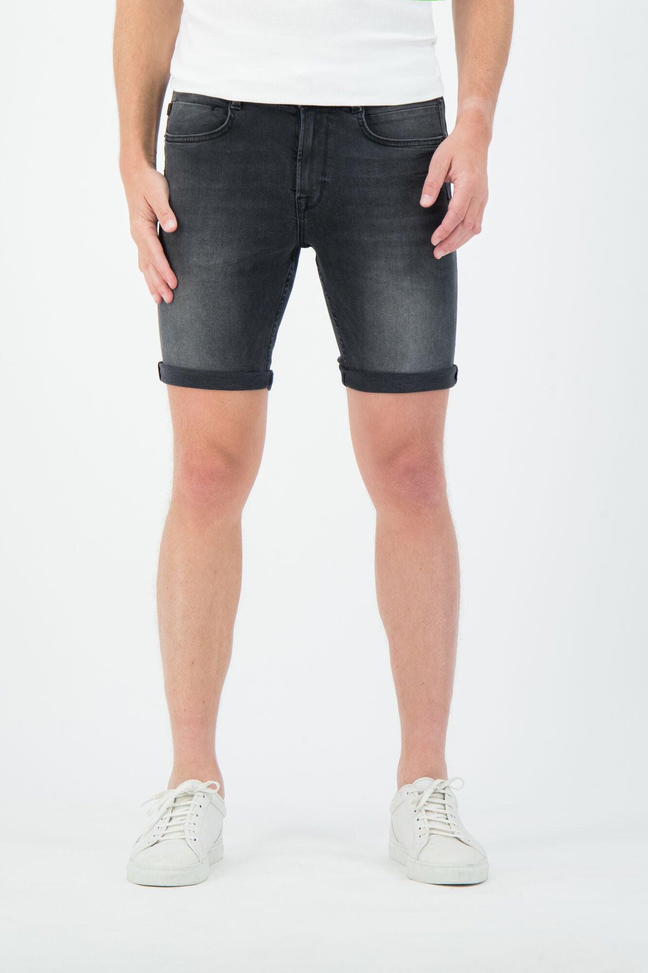 GARCIA JEANS Rocko Short - Midnight Charcoal - 695.6080