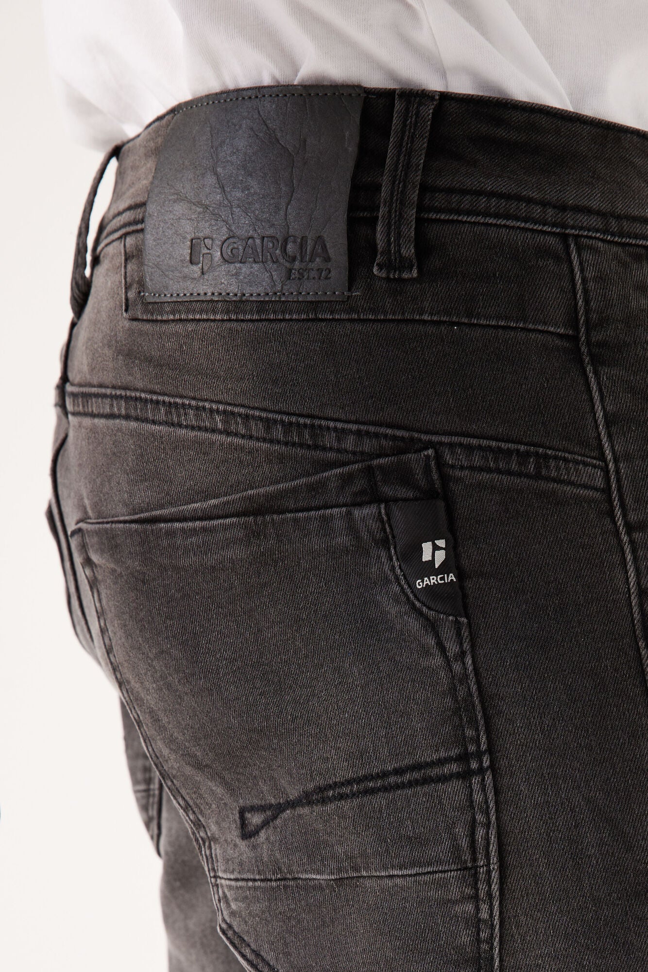 GARCIA JEANS Rocko Short - Graphite Thunder - 695.9325