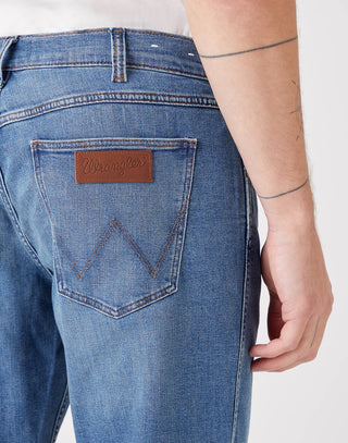WRANGLER GREENSBORO Jeans - Harbor Mist Blue - W15QYJ38R
