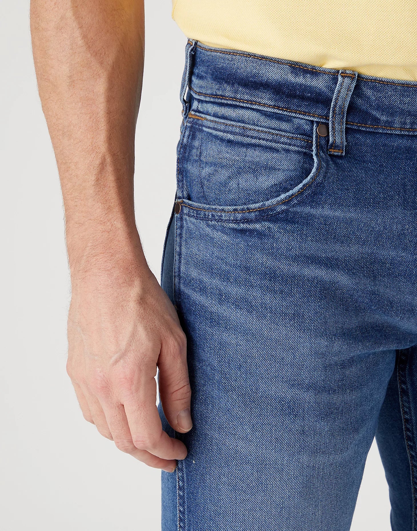 WRANGLER Greensboro Five Pocket - Ocean Smoke Indigo - W15QYLZ71 von Wrangler