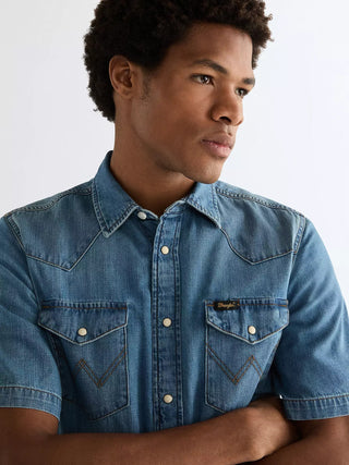 WRANGLER SS WESTERN SHIRT Kurzarm Jeanshemd mid light wash 112378394