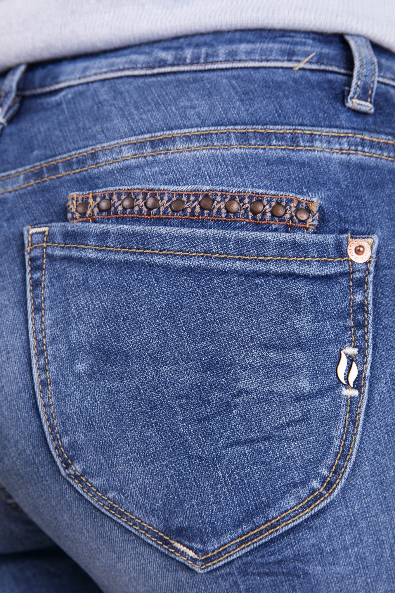 BLUE FIRE Nancy Slim-Fit Jeans - Sun-Washed Coastal Blue - 1001.2265 von Blue Fire