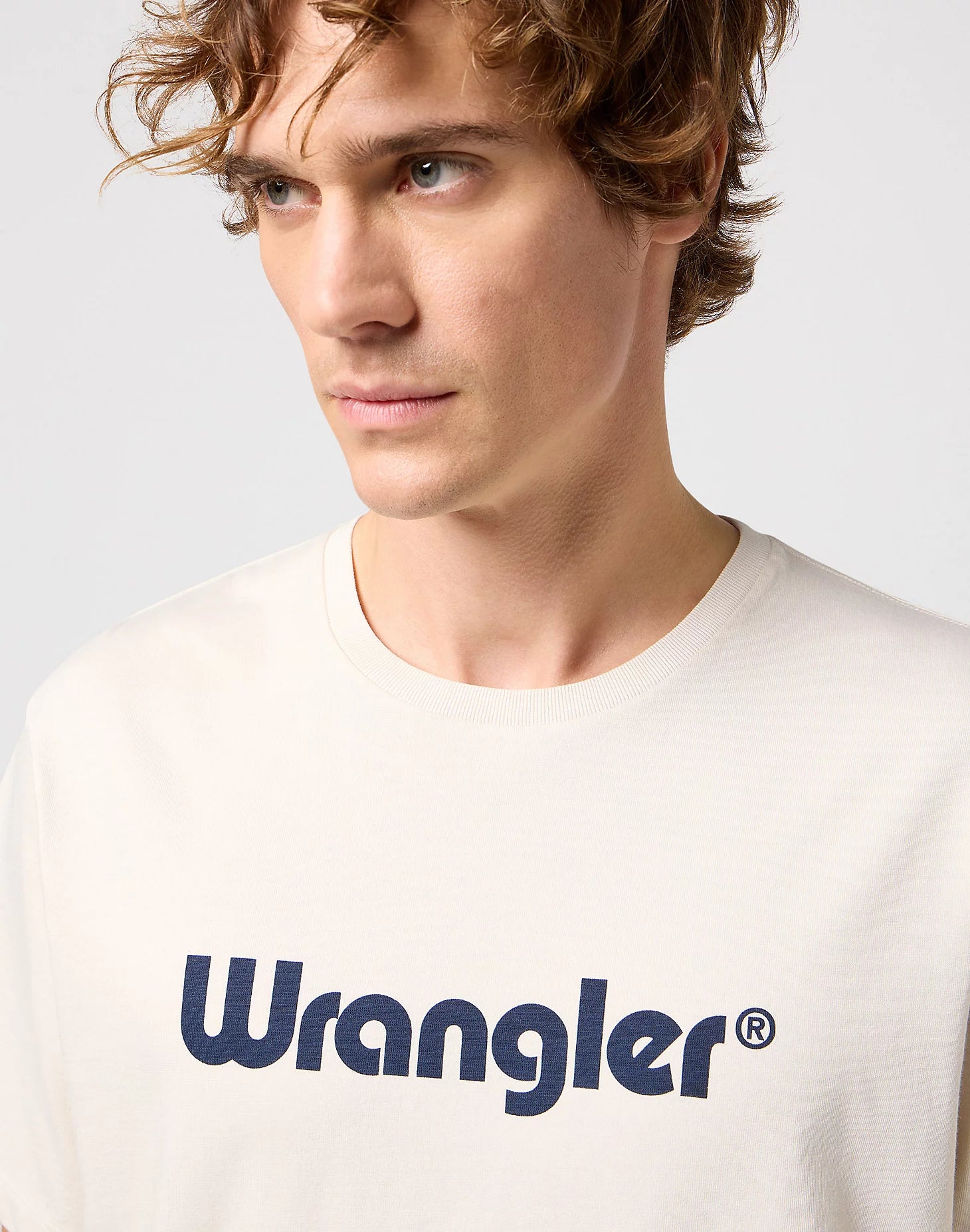 WRANGLER Logo Tee - Sandstone Cream T-Shirt - 112350523 von Wrangler