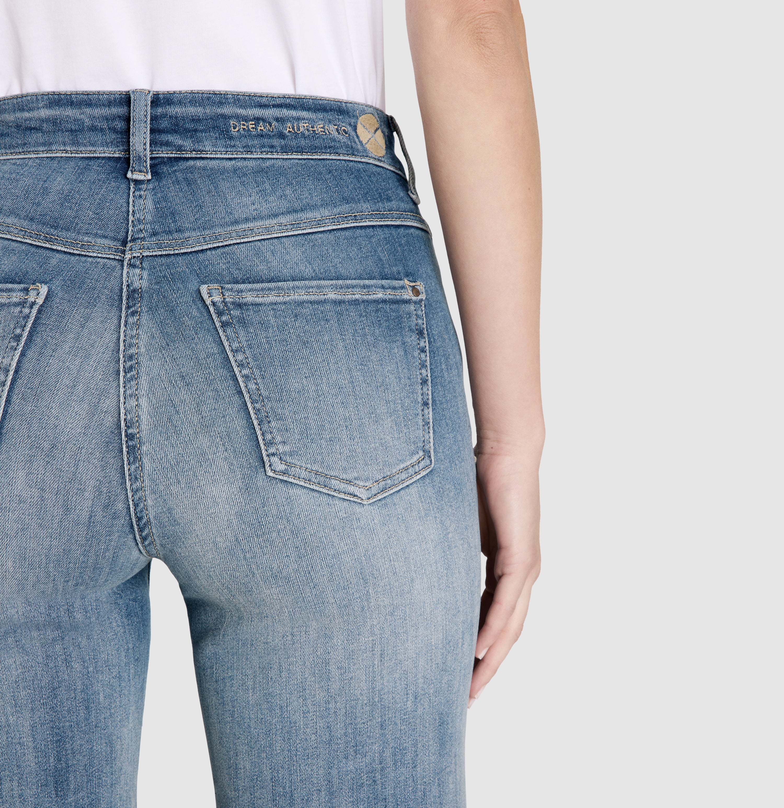 MAC DREAM WIDE Jeans - Sky Mist Indigo - 5439-90-0358L-D403 von MAC