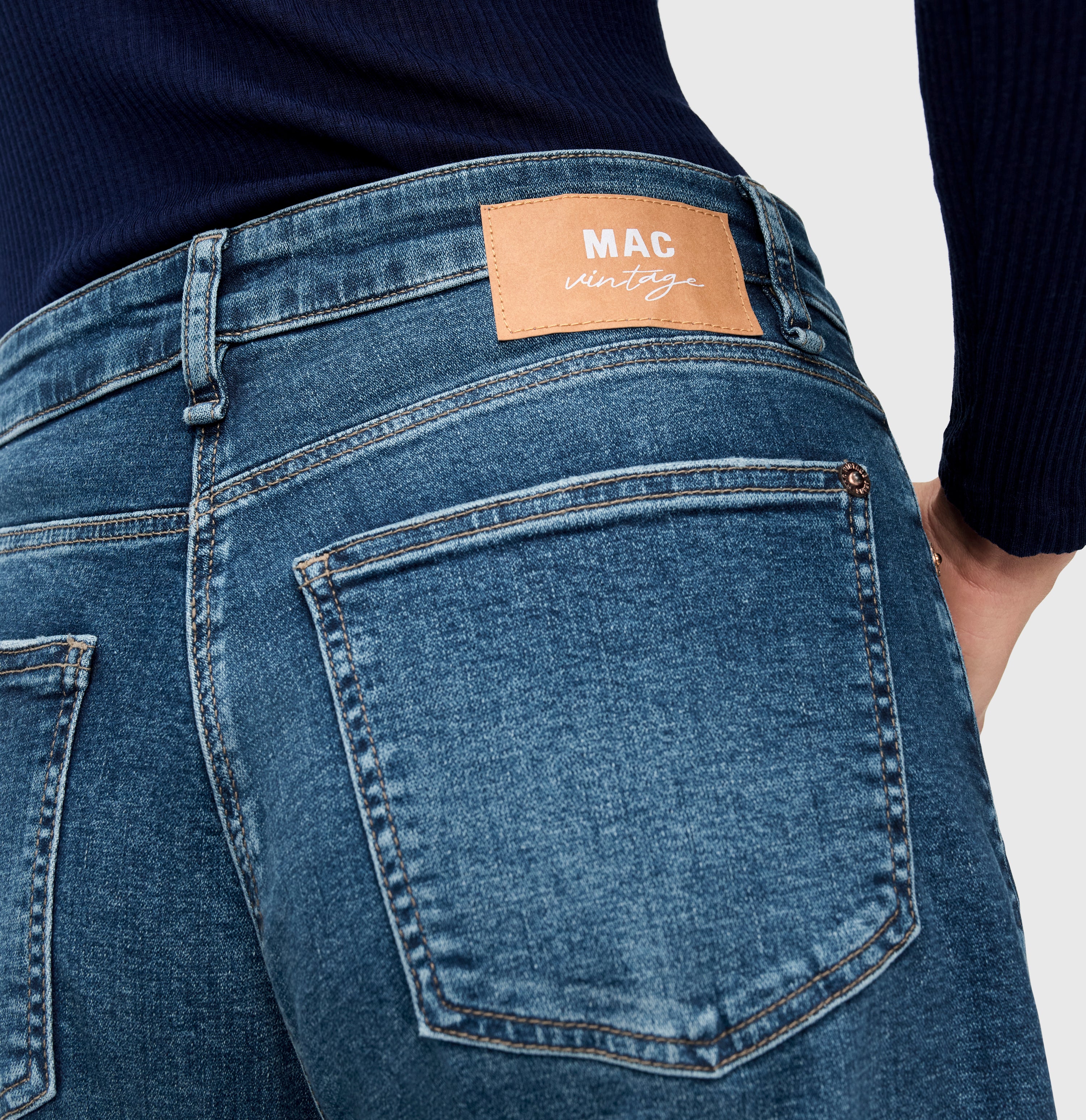 MAC DAKOTA Barrel Jeans - Deep Harbor Blue - 3123-90-0333L-D519 von MAC