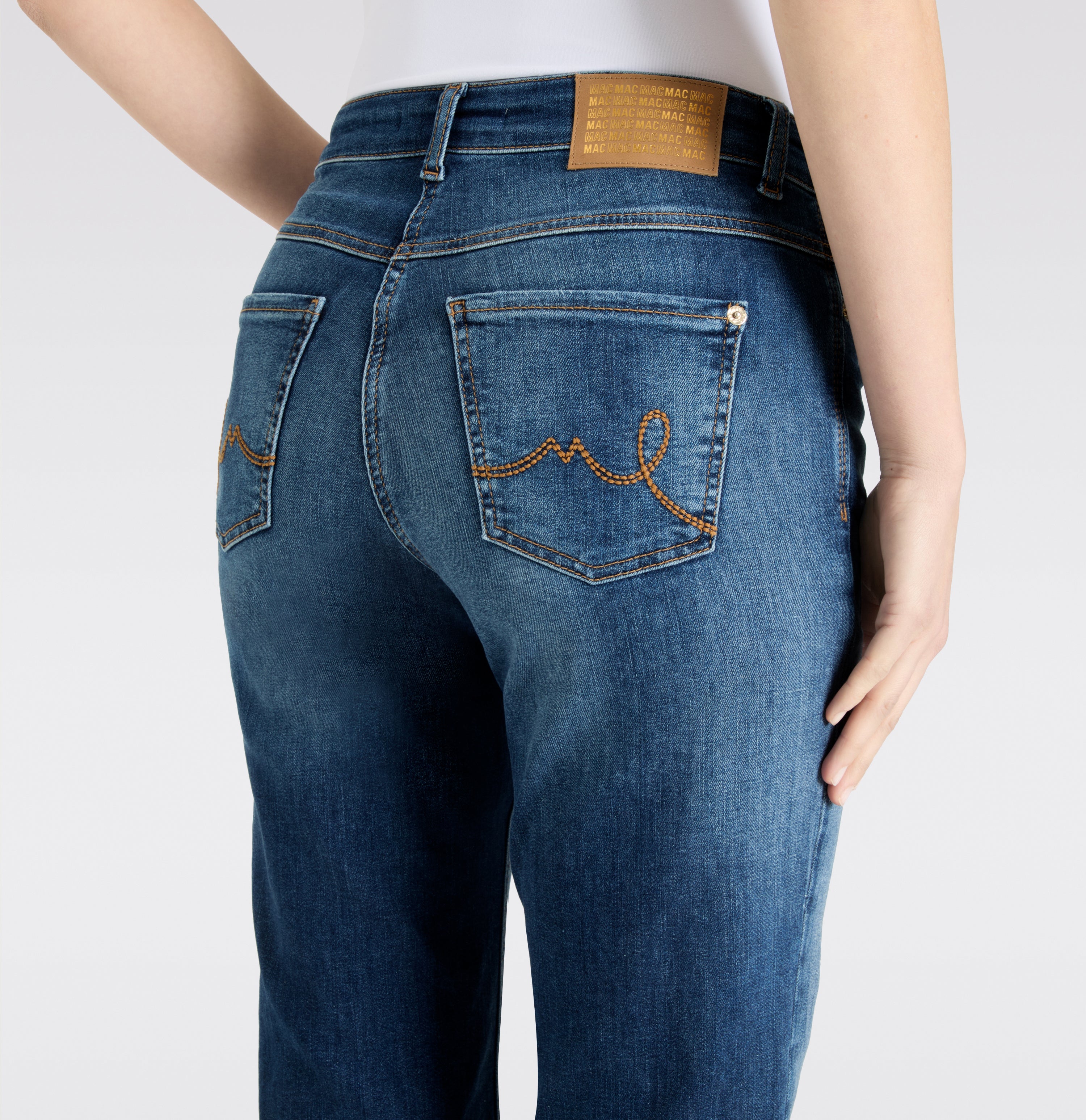 MAC Laura Bootcut Jeans - Midwash Canyon Blue - 5225-9B-0387L-D587