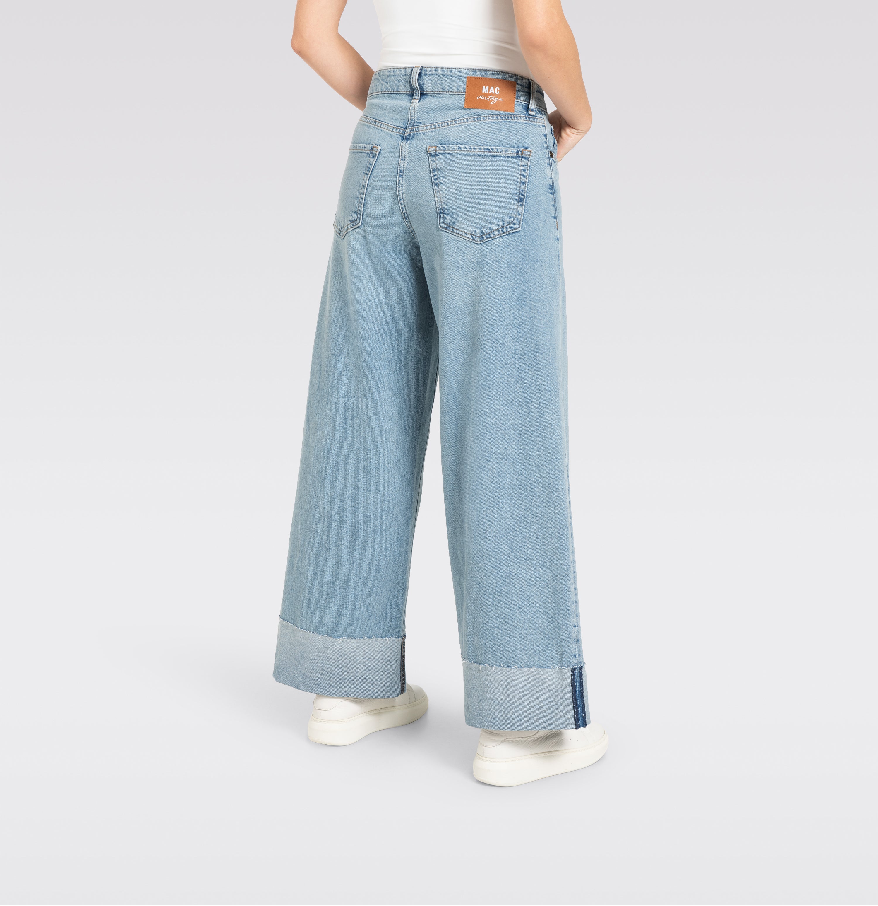 MAC NEVADA Wide Leg Jeans - Skywashed Breeze - 2805-90-0291-D272 von MAC
