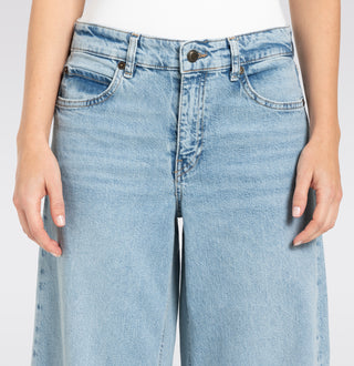 MAC NEVADA Wide Leg Jeans - Skywashed Breeze - 2805-90-0291-D272
