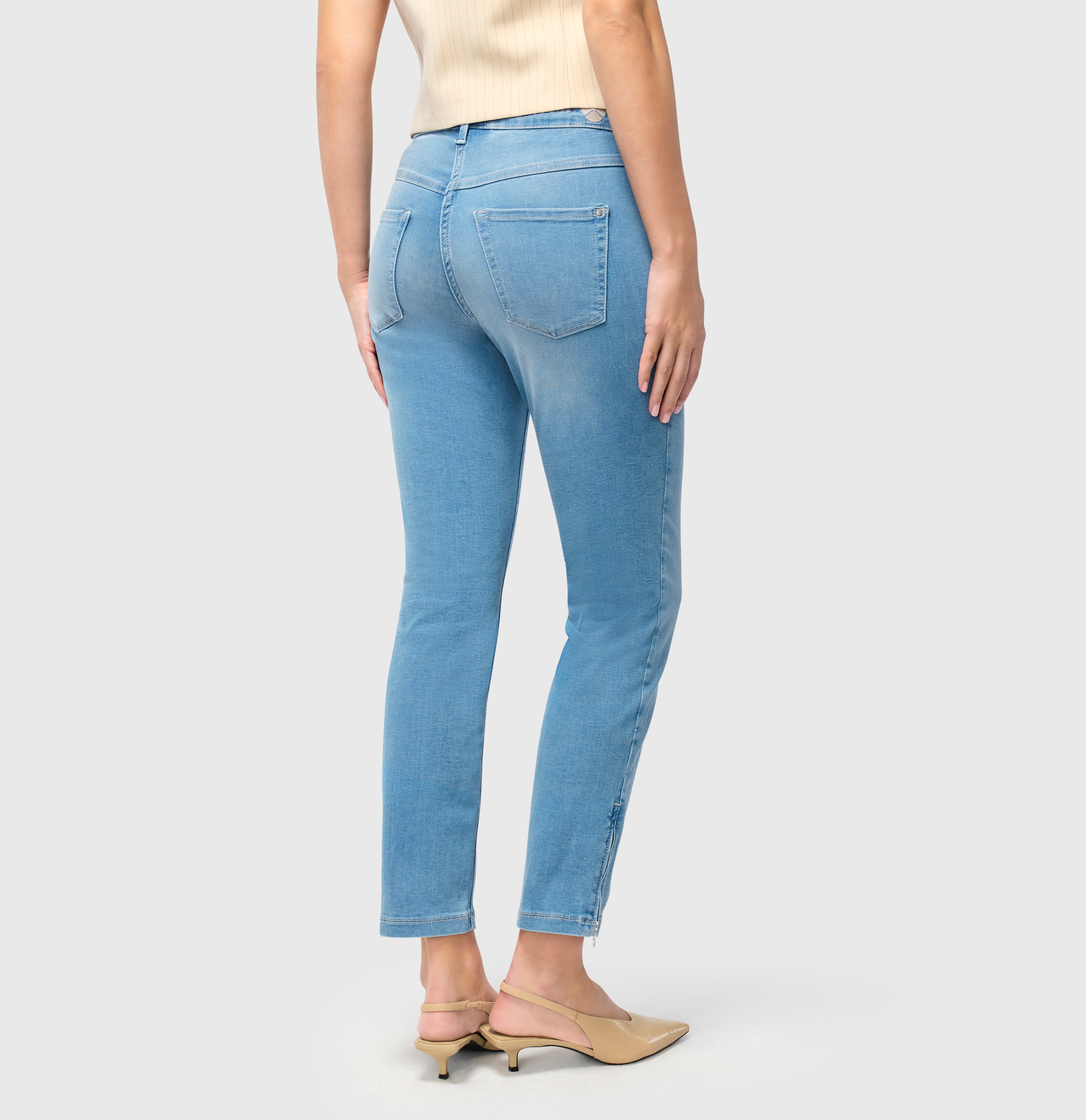 MAC DREAM CHIC Cropped Jeans - Lake Breeze Blue - 5471-90-0355L-D451 von MAC