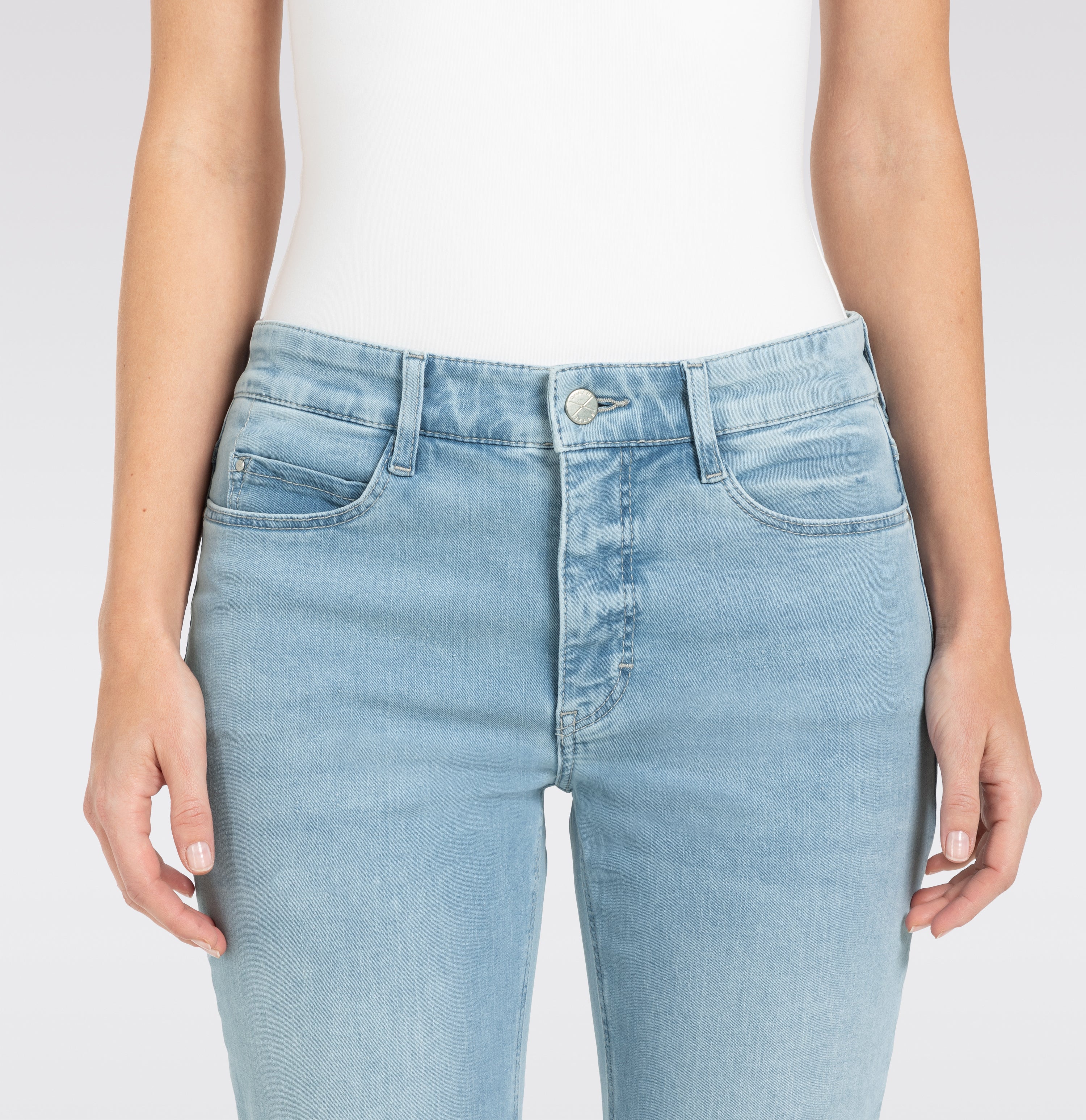 MAC DREAM Straight Jeans - Shoreline Sky - 5401-90-0355L-D452 von MAC