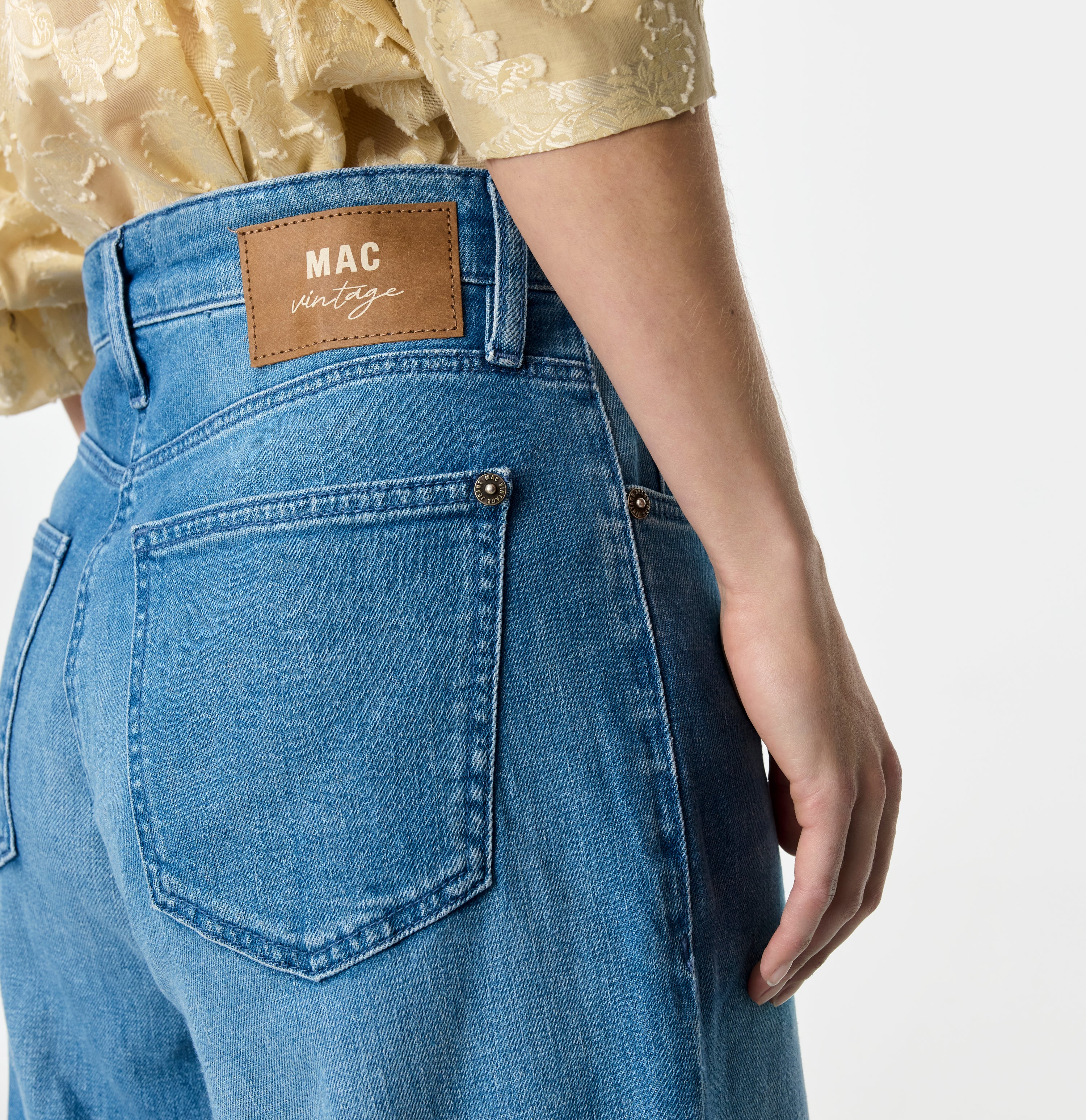 MAC DAKOTA Barrel Jeans - Ocean Whisper Blue - 3123-90-0333L-D420 von MAC
