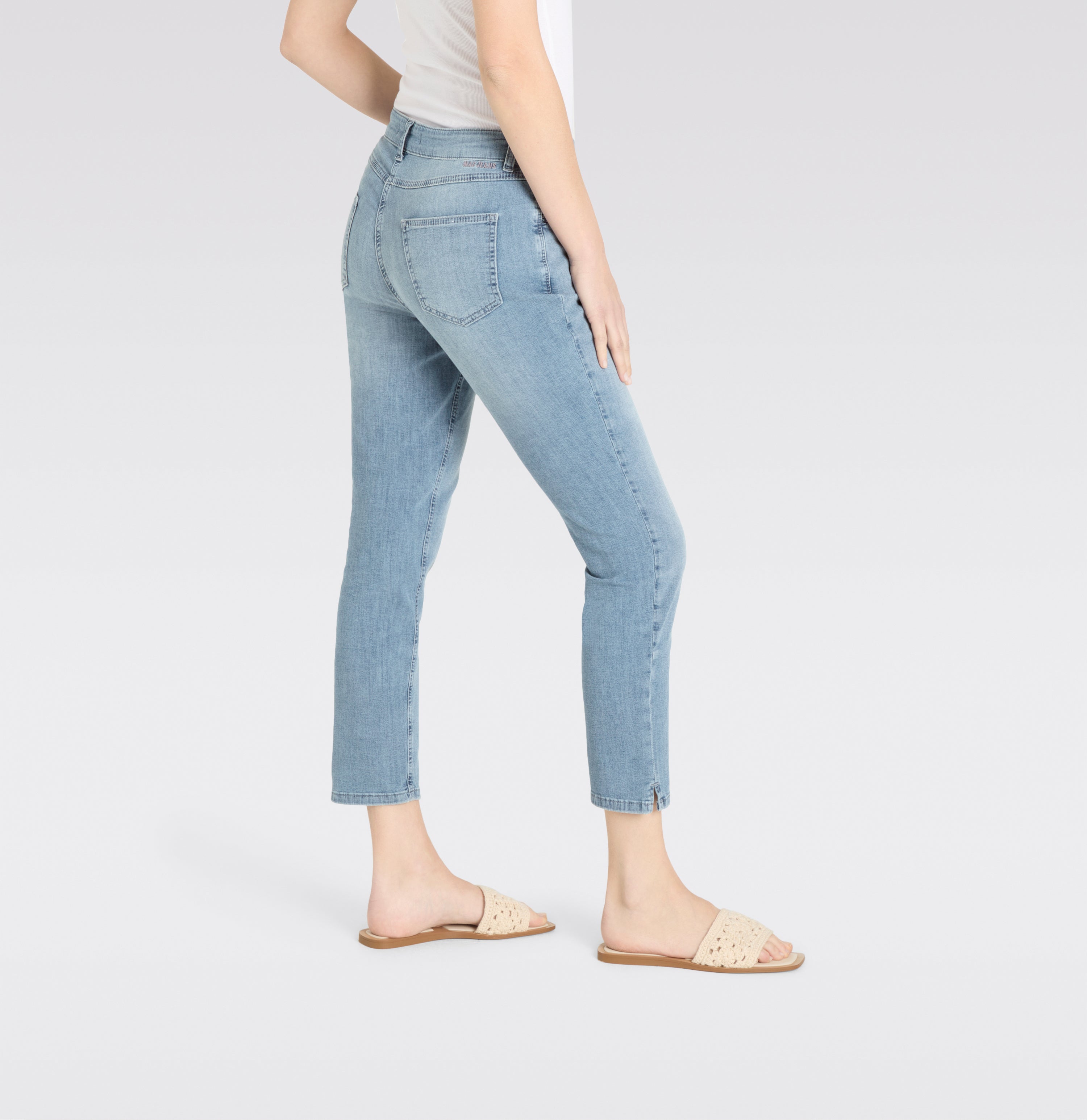 MAC MELANIE 7/8 River Clean Slim Jeans - Sky Whisper Blue - 5045-90-0344-D400 von MAC