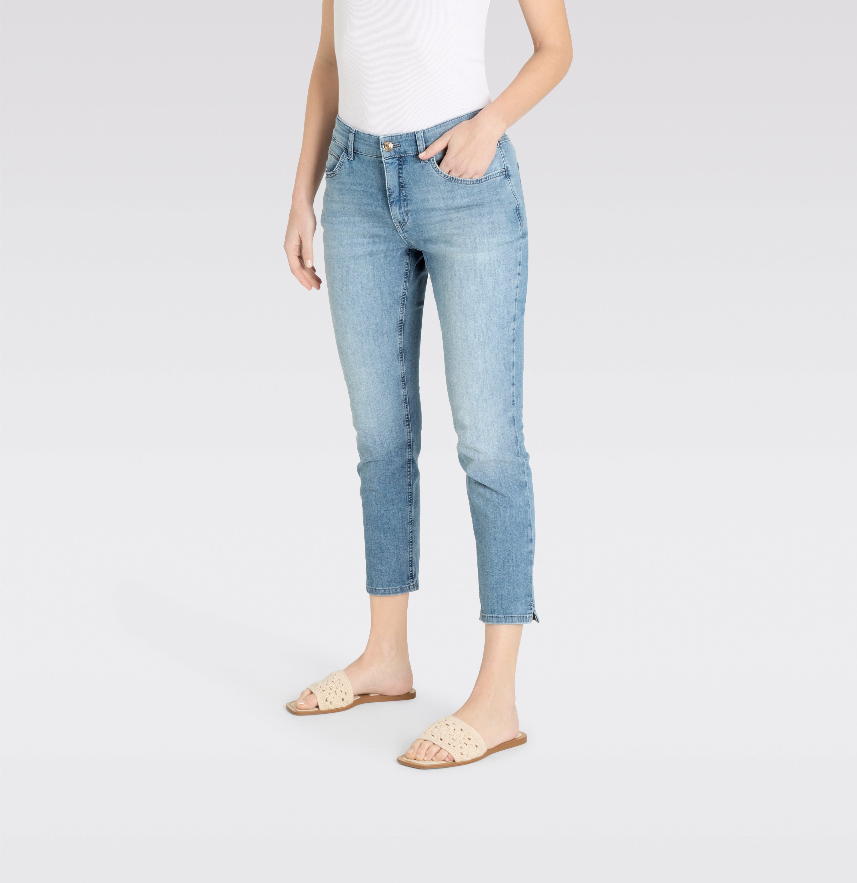 MAC MELANIE 7/8 River Clean Slim Jeans - Sky Whisper Blue - 5045-90-0344-D400 von MAC