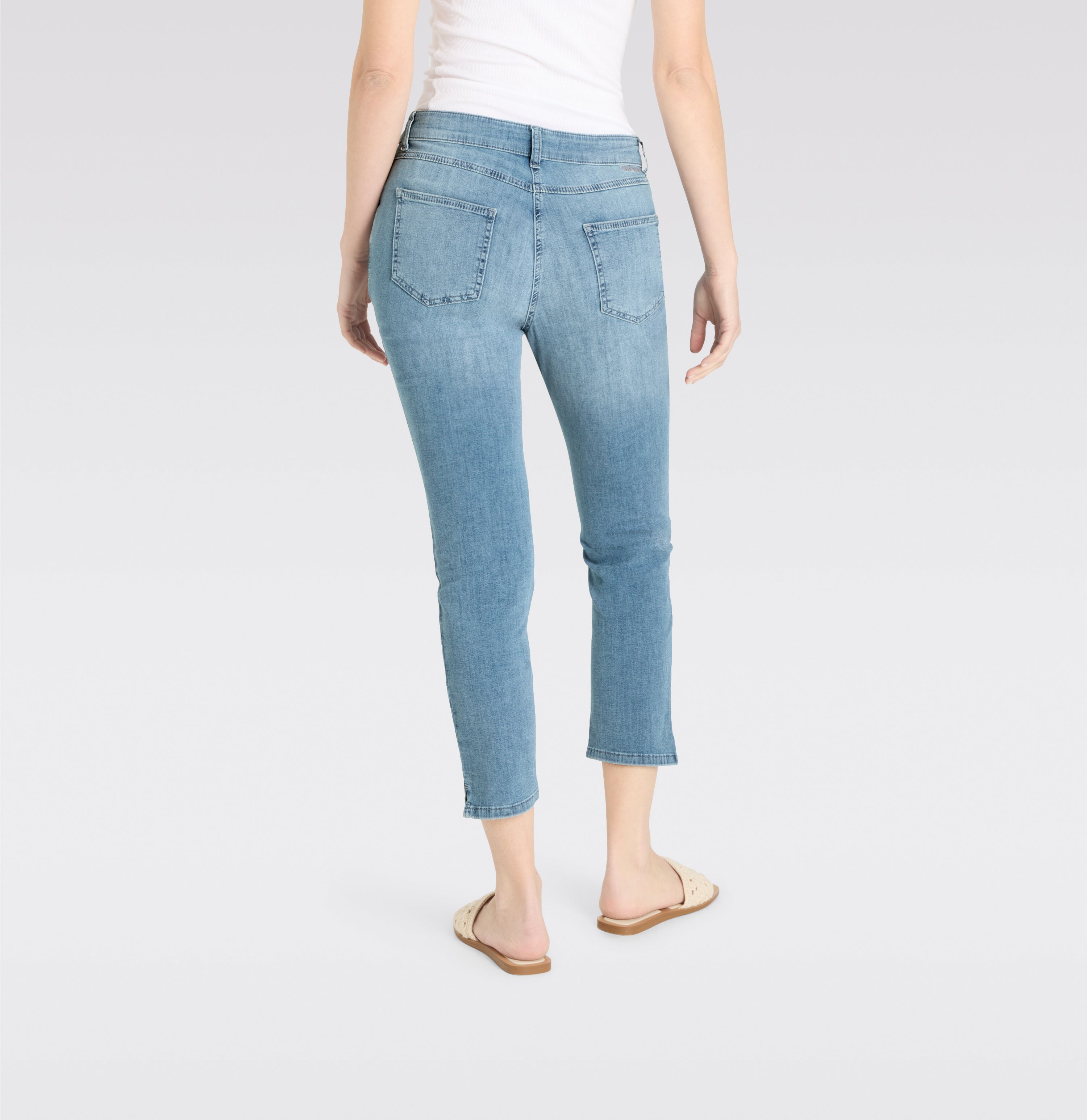 MAC MELANIE 7/8 River Clean Slim Jeans - Sky Whisper Blue - 5045-90-0344-D400 von MAC