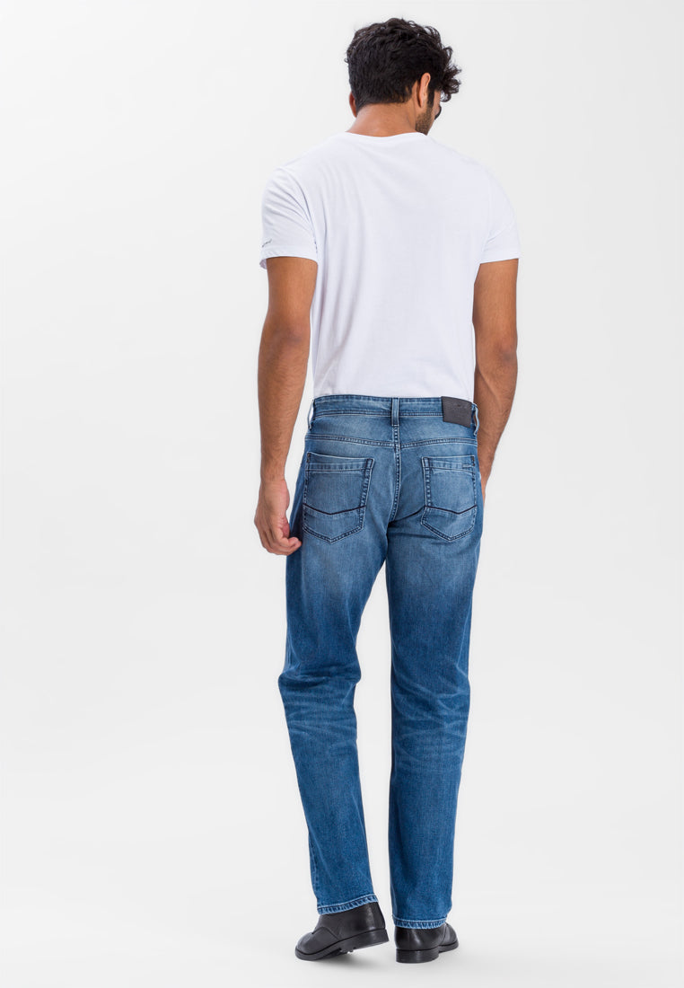 CROSS JEANS Antonio Five Pocket - Harbor Wash Blue - E161-115 von Cross Jeans