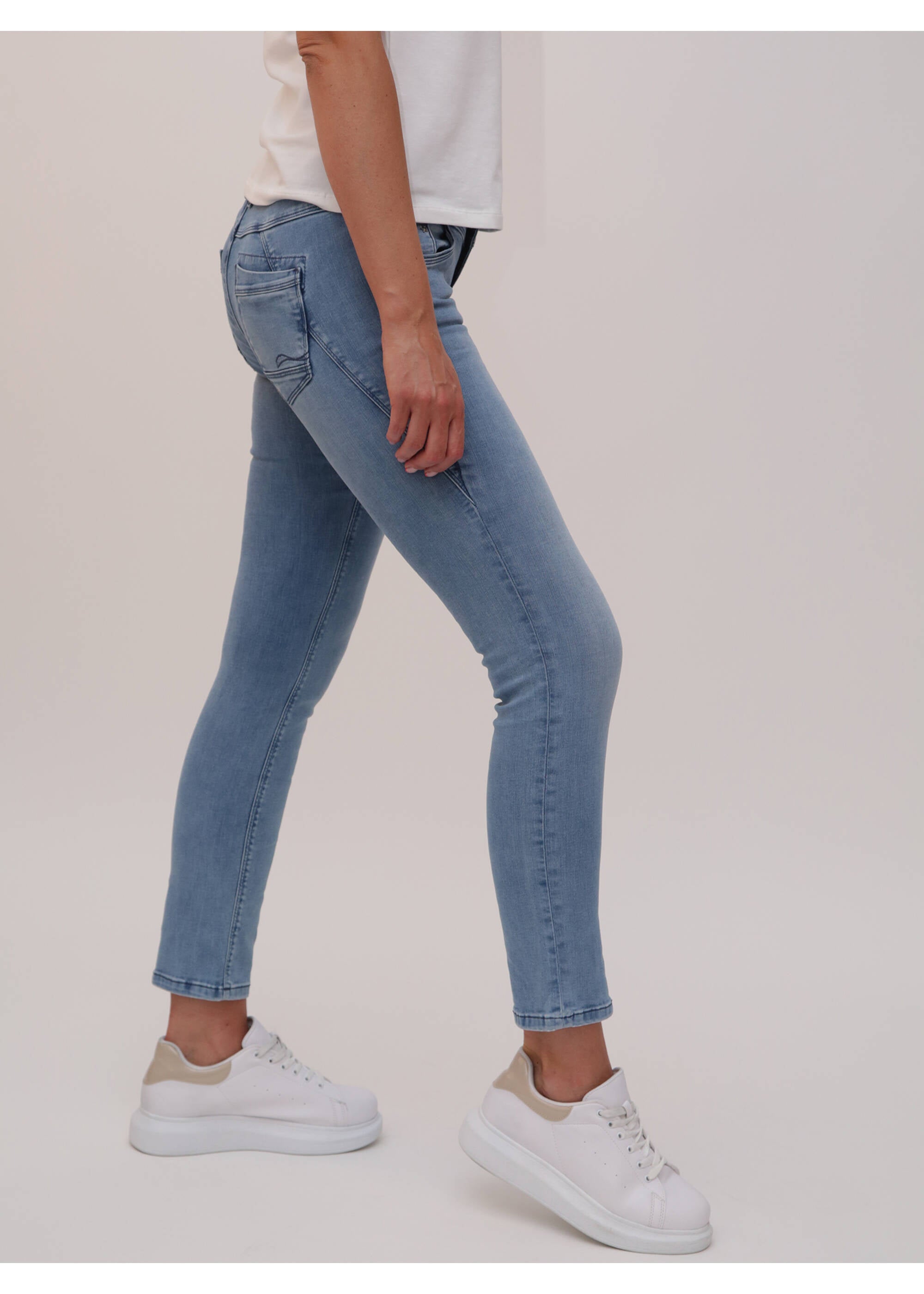 MOD JEANS Rea Jeans - Coastal Mist Denim - SP22-2019.3548 von MOD Jeans