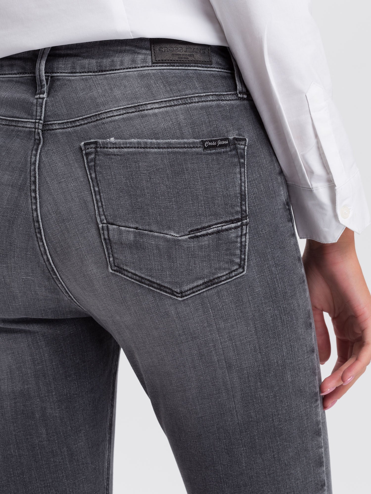 CROSS JEANS Alan Five Pocket - Smoky Concrete Gray - N497-191 von Cross Jeans