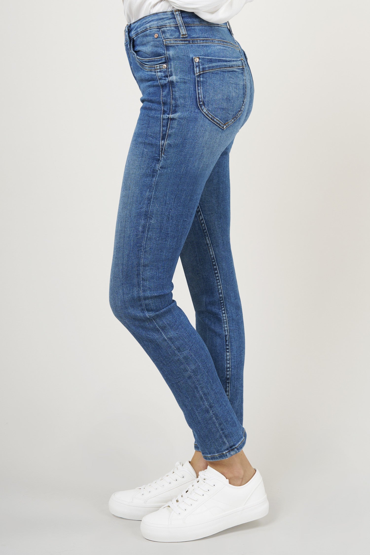 BLUE FIRE Nancy Slim-Fit Jeans - Sunlit Stonewash Blue - 1001.261