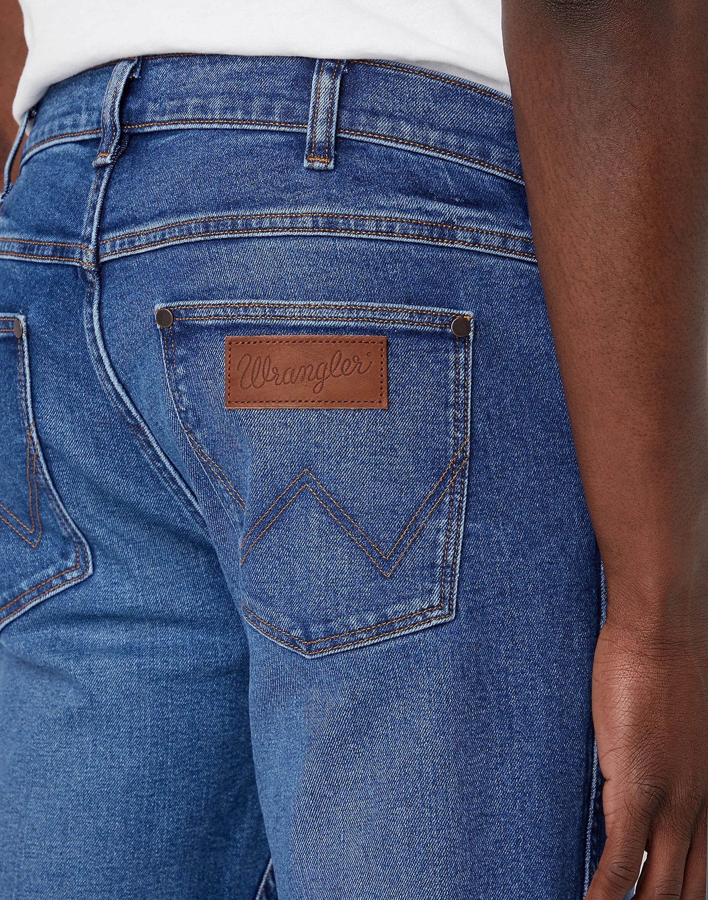 WRANGLER GREENSBORO Straight - Ocean Worn Blue - 112341414 von Wrangler
