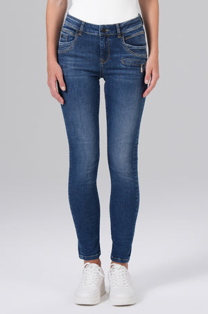 MOD JEANS Suzy Five Pocket - Midwash Blue Breeze - NOS-2212.877