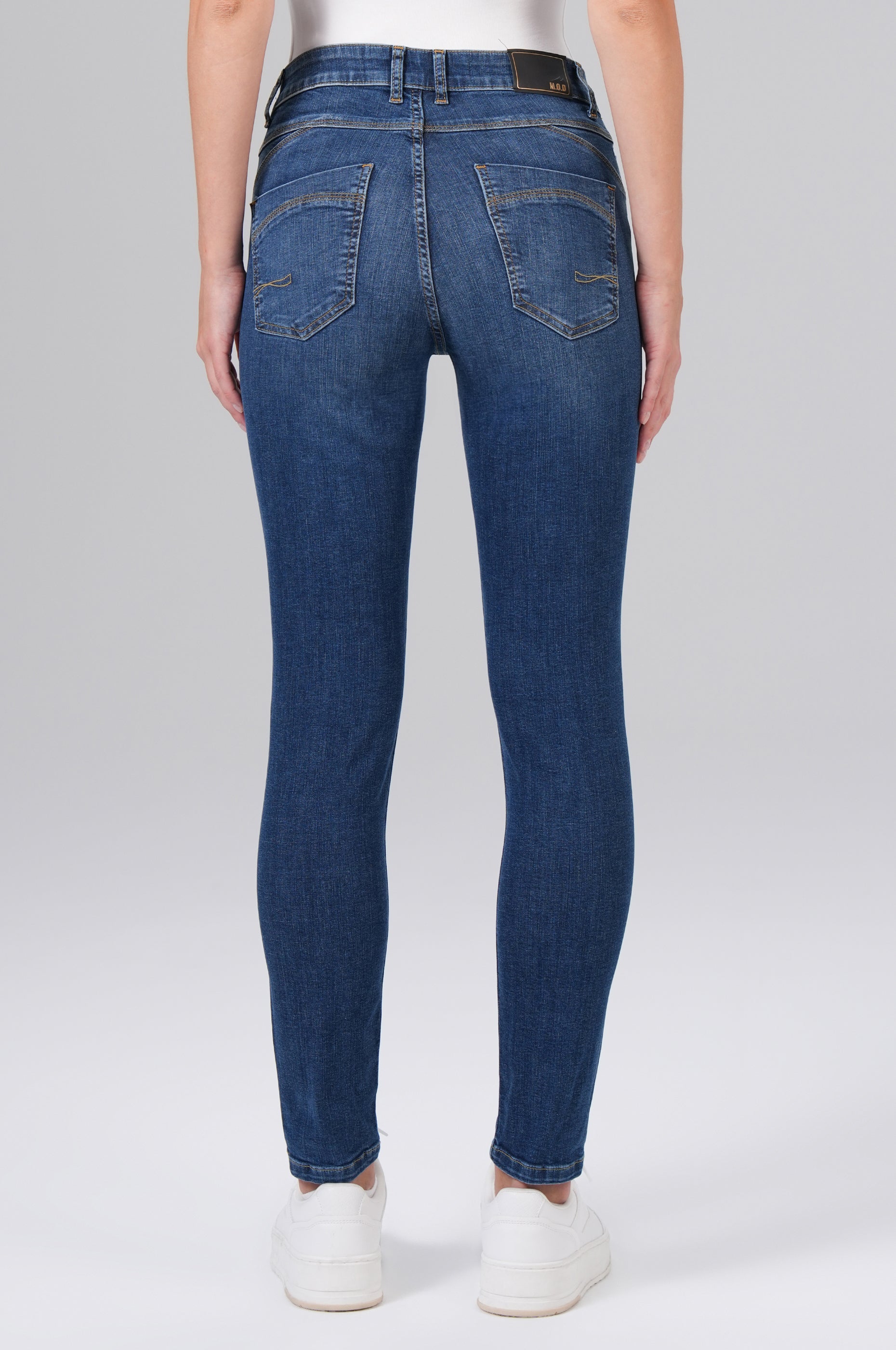MOD JEANS Suzy Five Pocket - Midwash Blue Breeze - NOS-2212.877