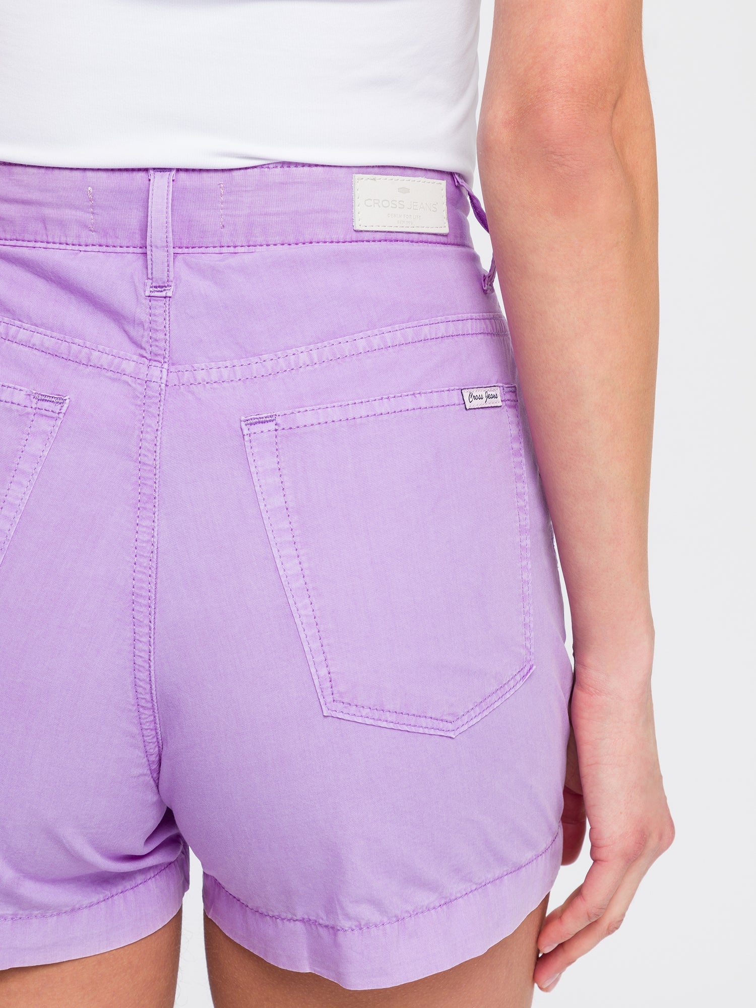 CROSS JEANS Pleated Chino Shorts - Lilac Dusk - B596-011 von Cross Jeans