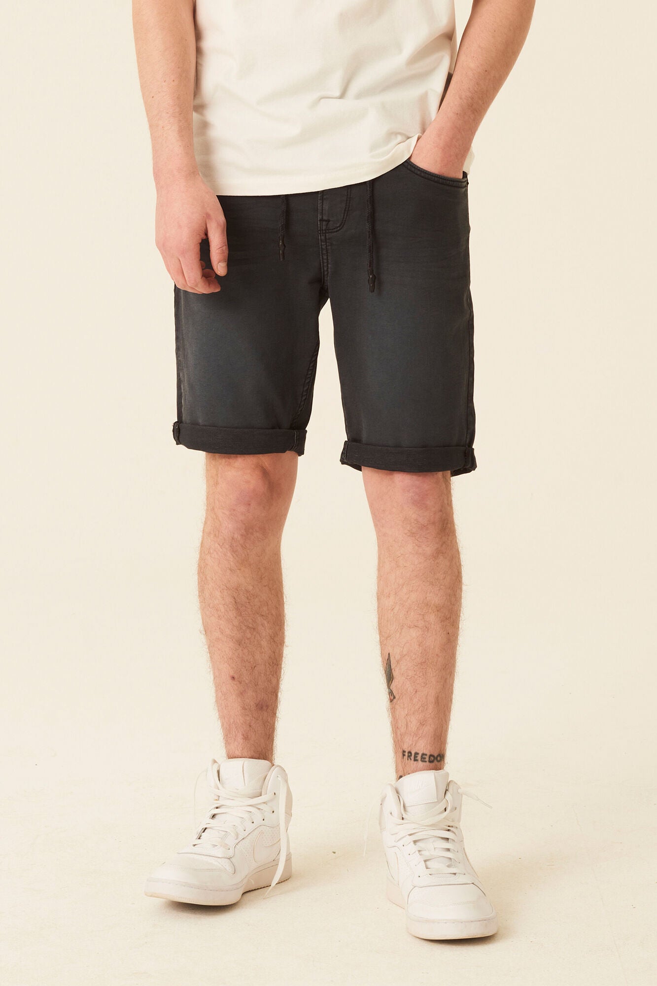 GARCIA JEANS Savio Short - Midnight Charcoal - 635.60 von Garcia Jeans