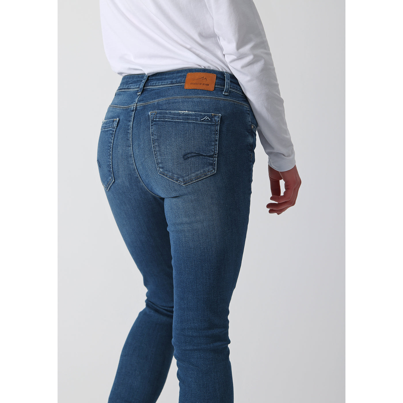 MOD JEANS Monika Jeans - Oceanwashed Harbor Blue - AU23-2045.1092 von MOD Jeans