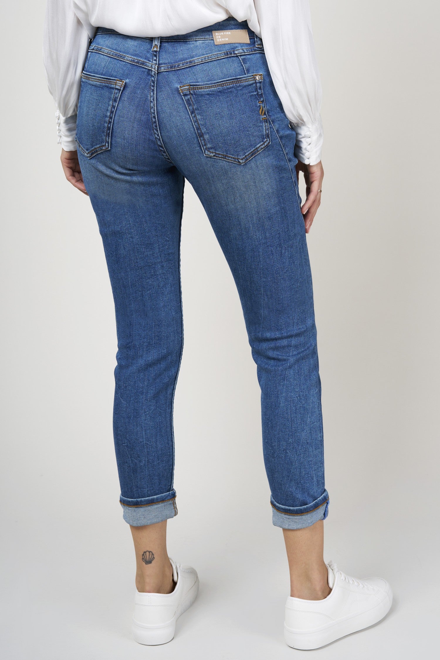 BLUE FIRE Gigi Slim Tapered Jeans - Sunlit Stone Blue - 1112.261 von Blue Fire