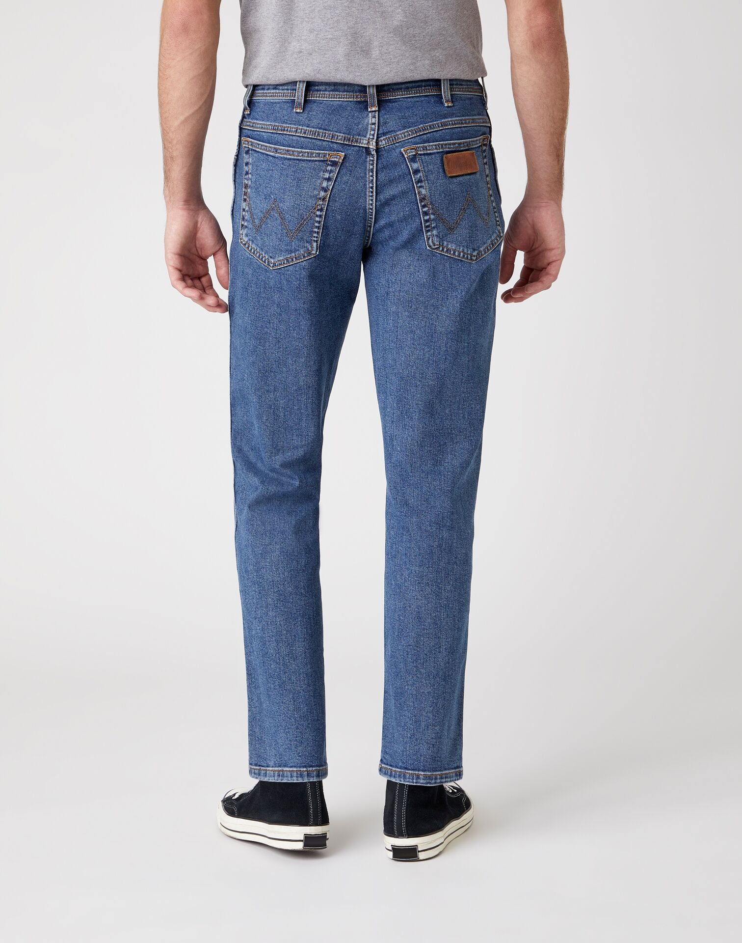 WRANGLER TEXAS stonewash Straight Jeans - Seabreeze Indigo Denim - W12133010 von Wrangler