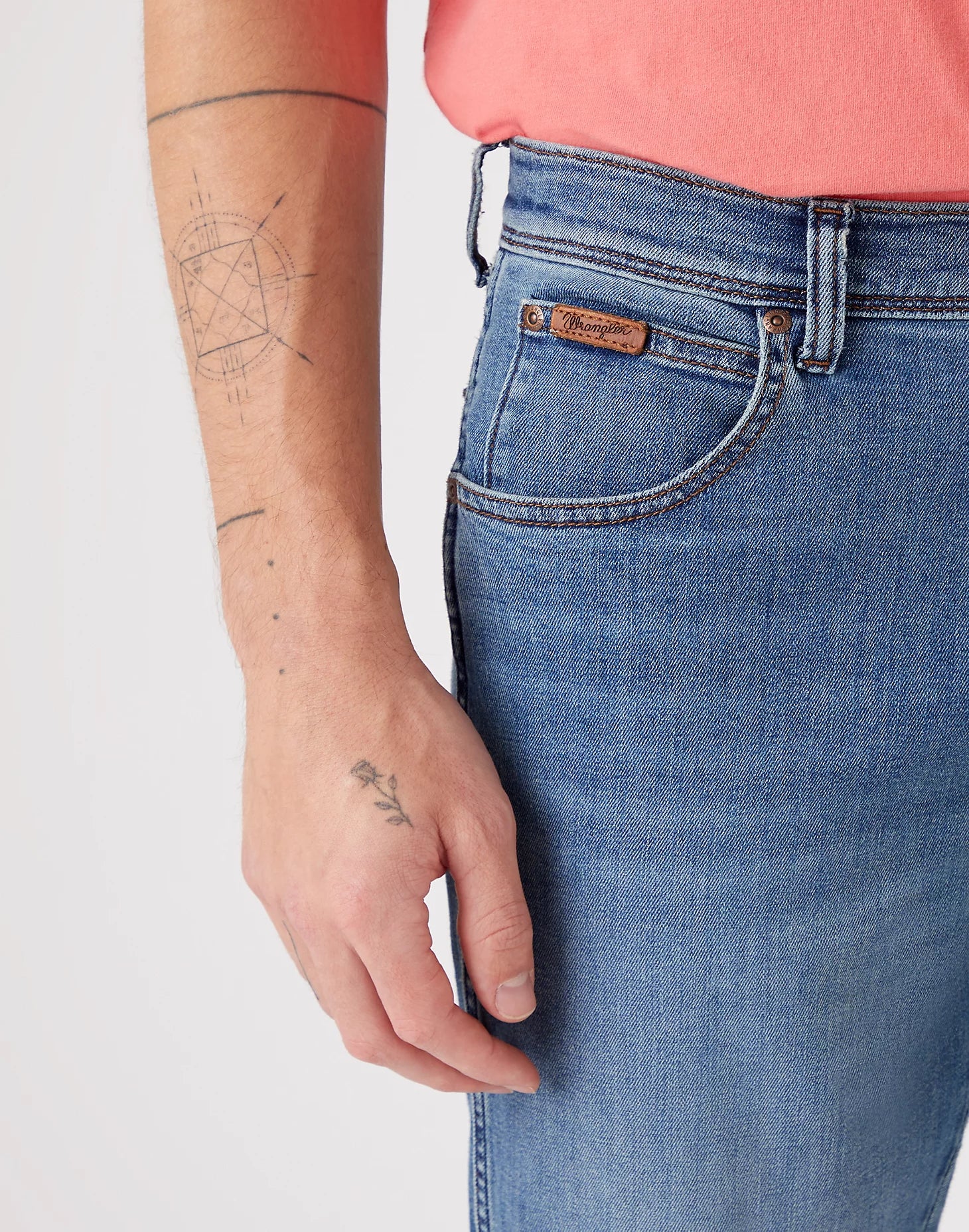 WRANGLER Texas Five-Pocket - Harbor Mist Blue - W121YJ38R von Wrangler