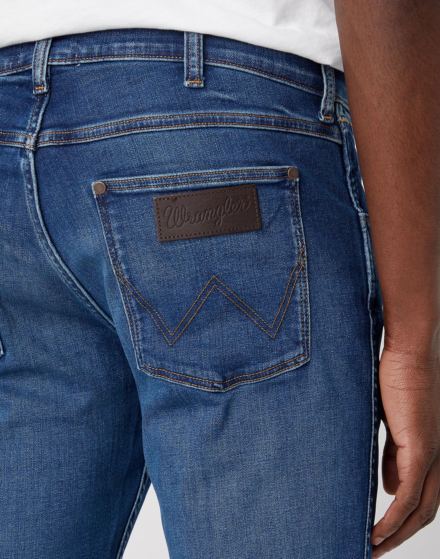 WRANGLER GREENSBORO Straight Jeans - Coastal Denim Blue - 112341412 von Wrangler